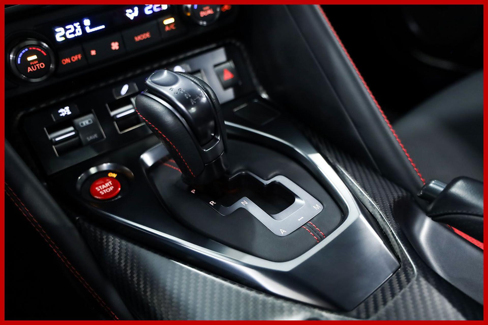 NISSAN GT-R