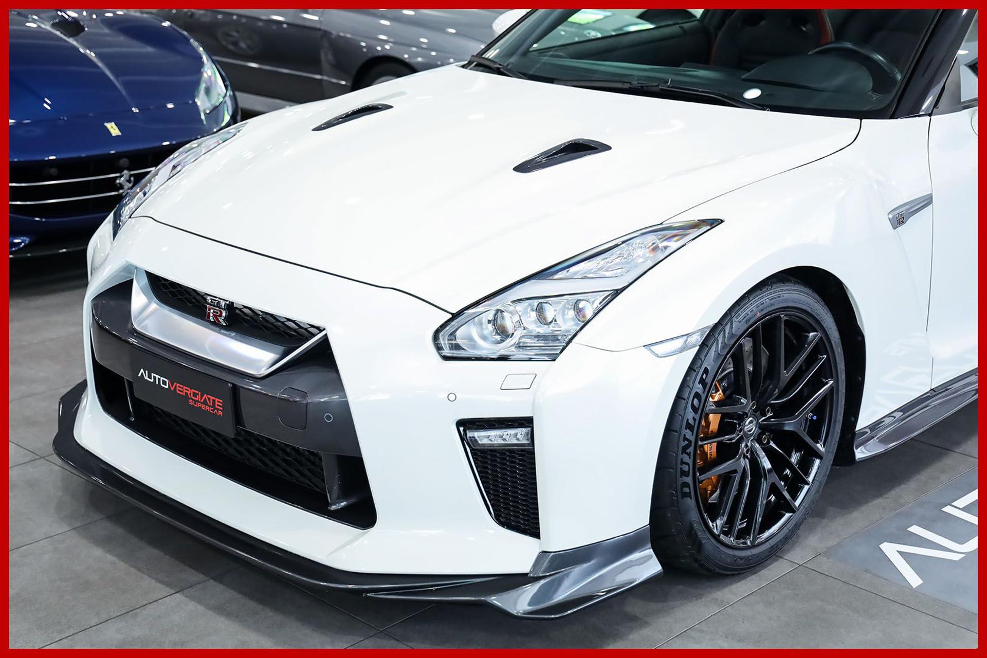 NISSAN GT-R