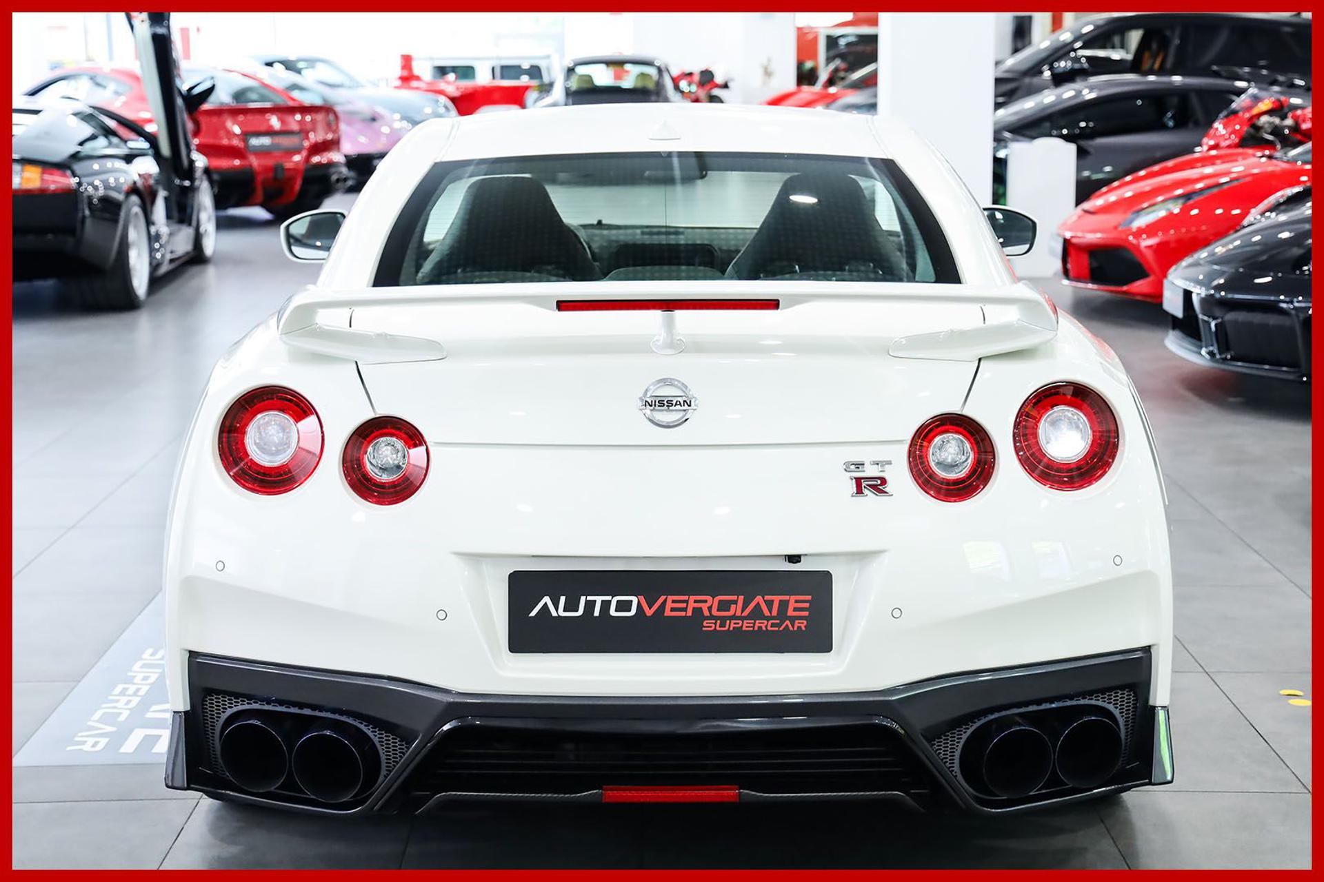 NISSAN GT-R