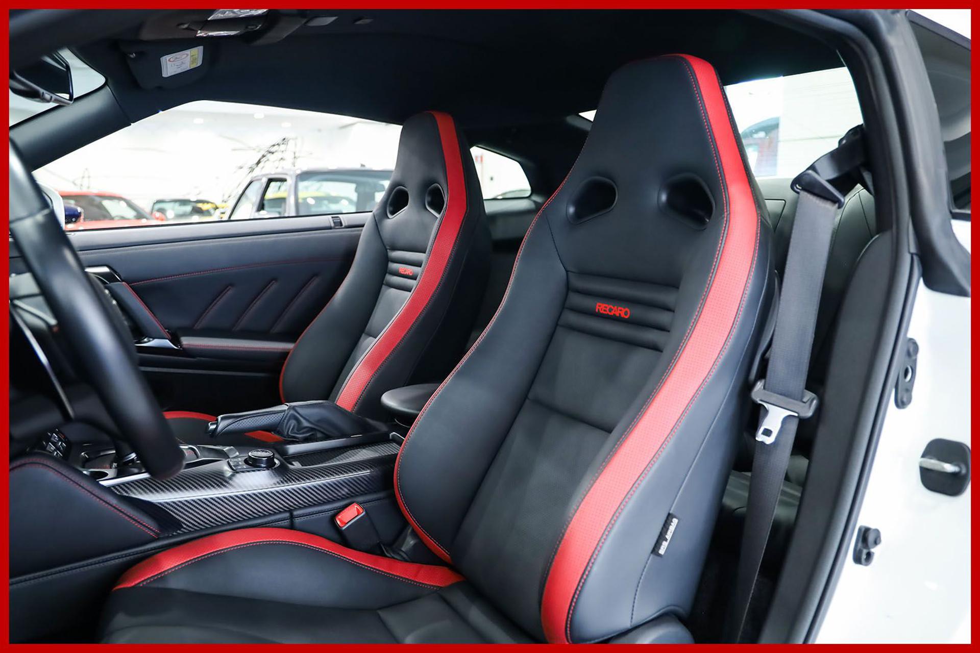 NISSAN GT-R