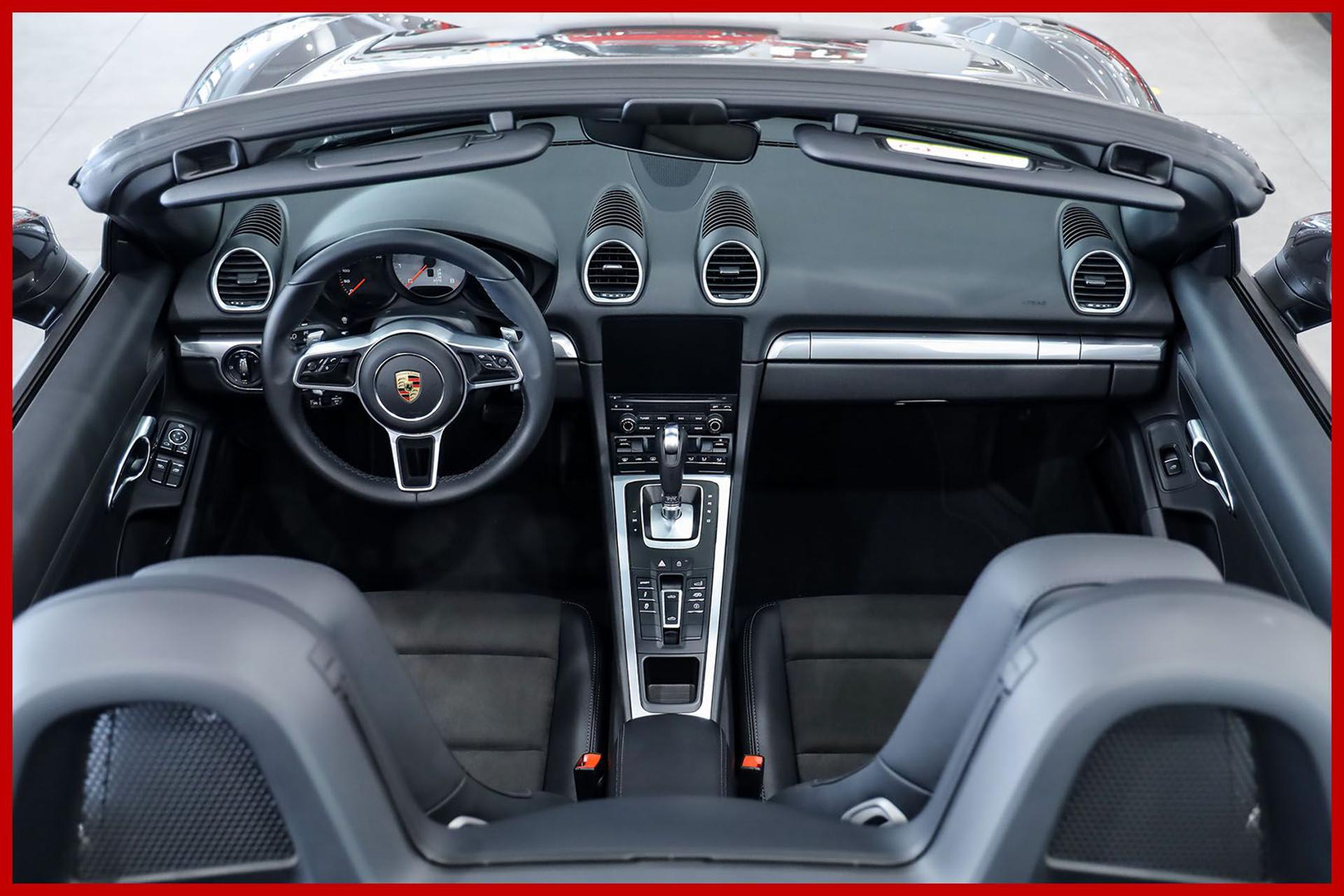 PORSCHE 718
