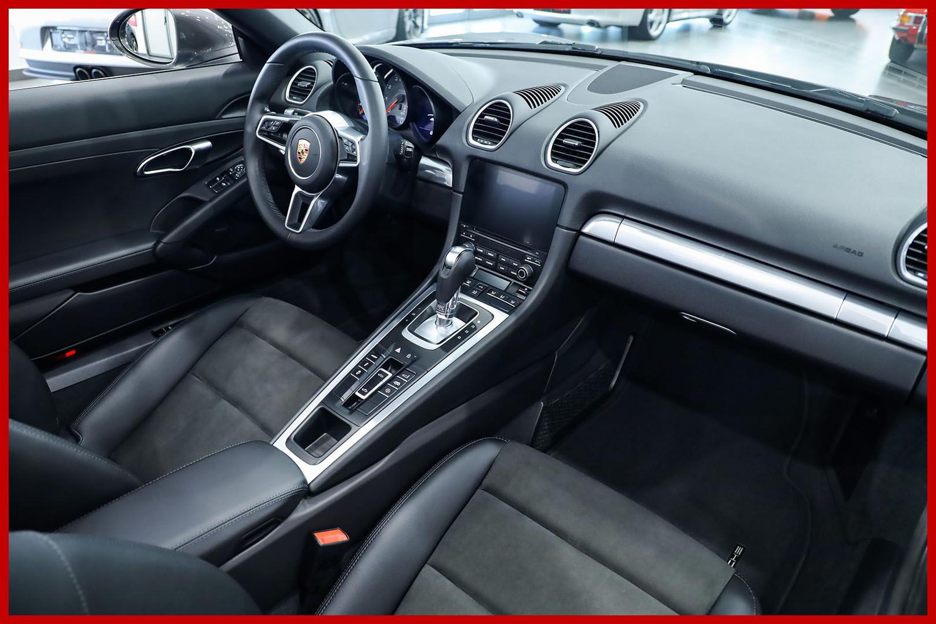 PORSCHE 718