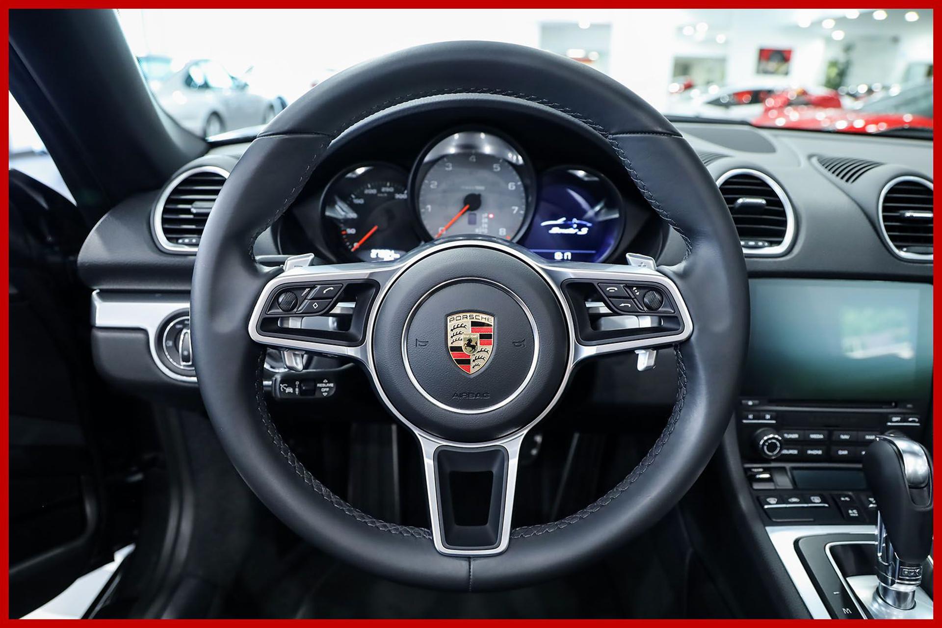 PORSCHE 718