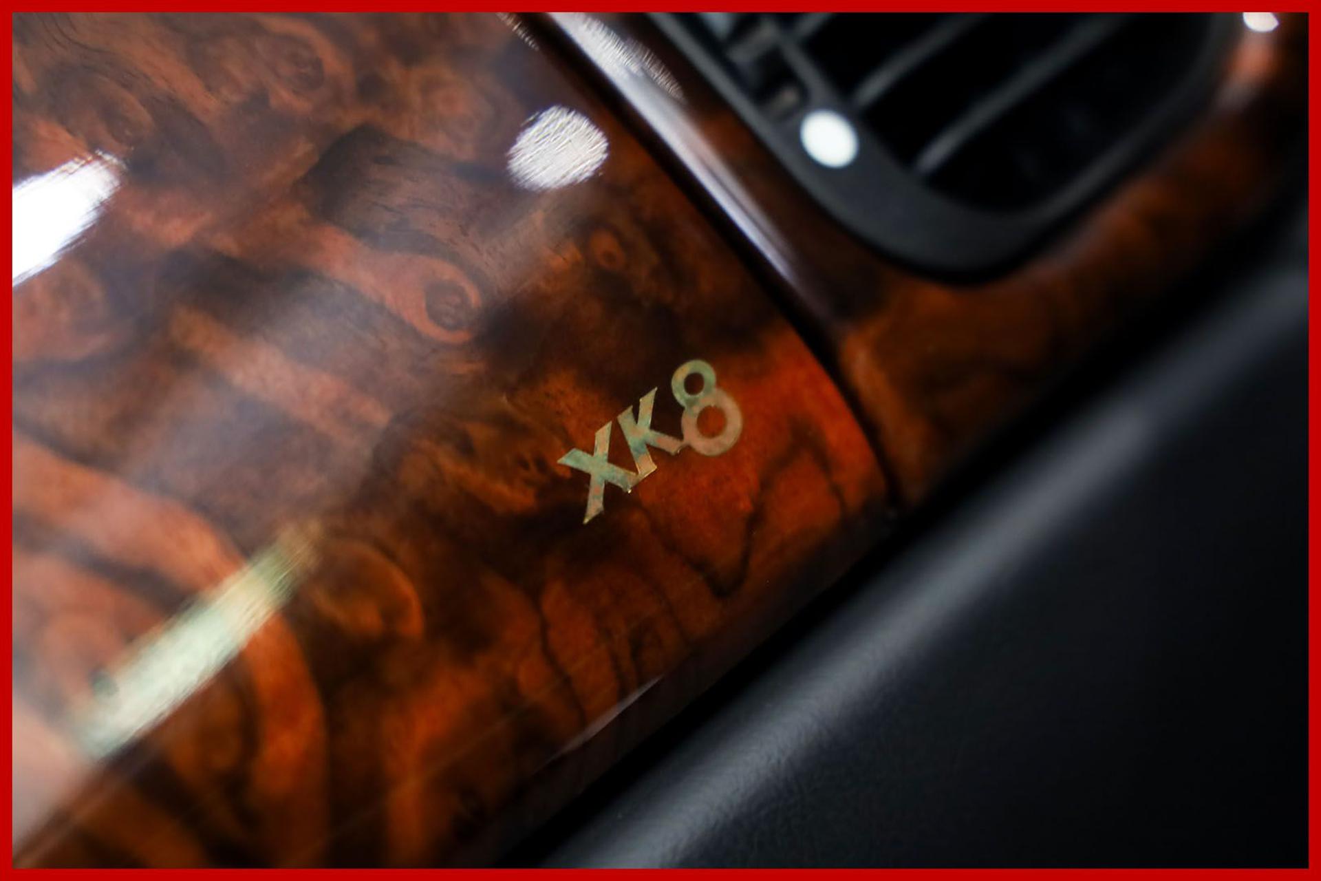 JAGUAR XK8