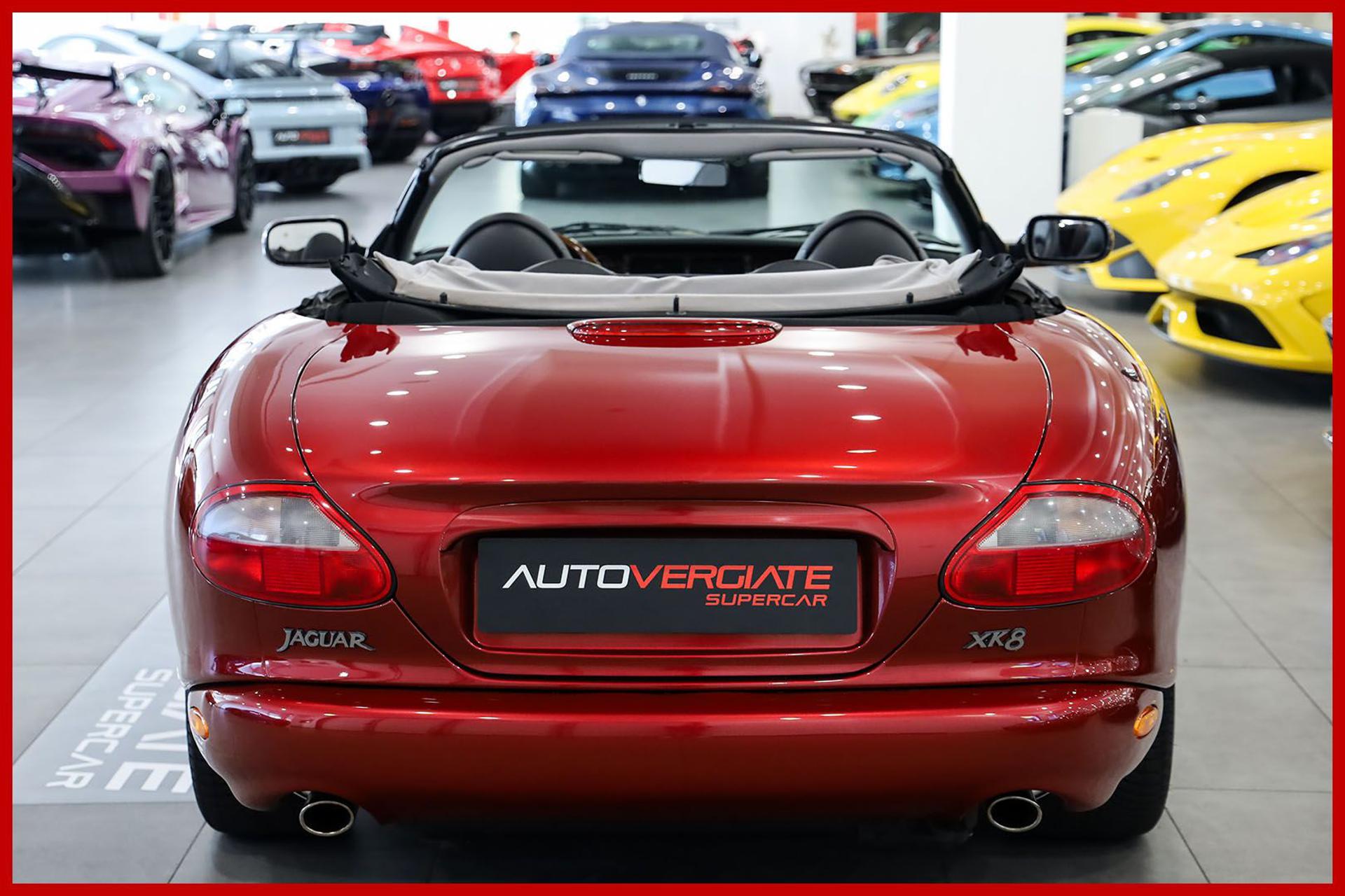 JAGUAR XK8
