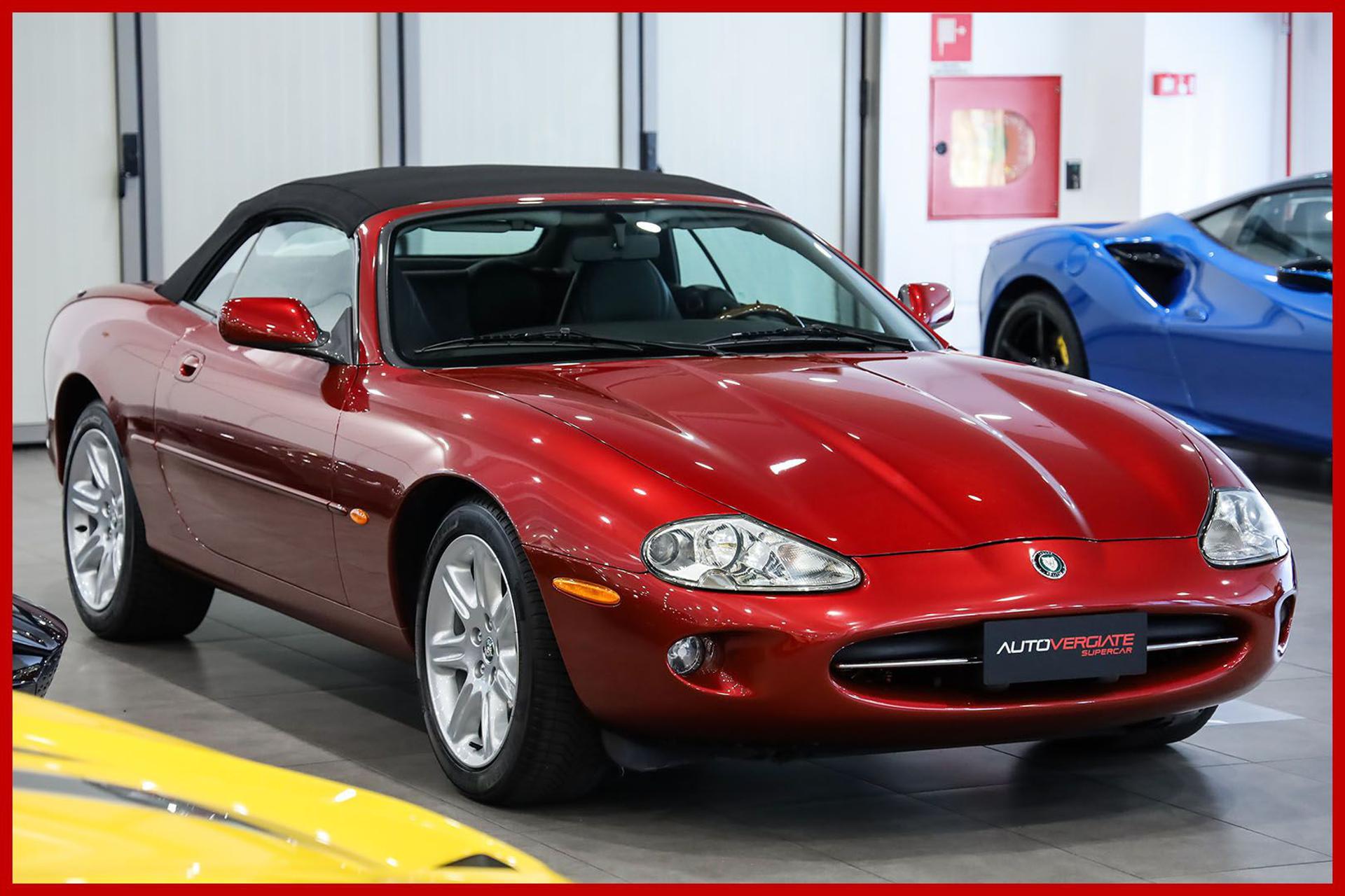 JAGUAR XK8