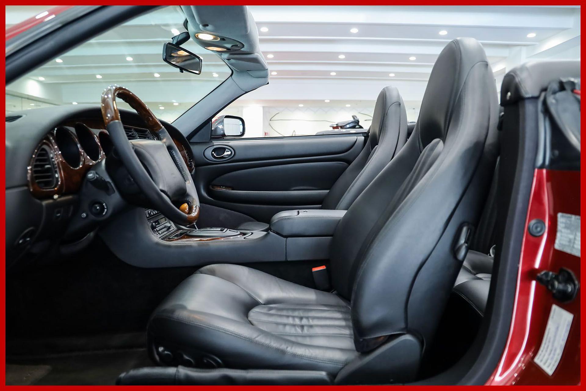 JAGUAR XK8