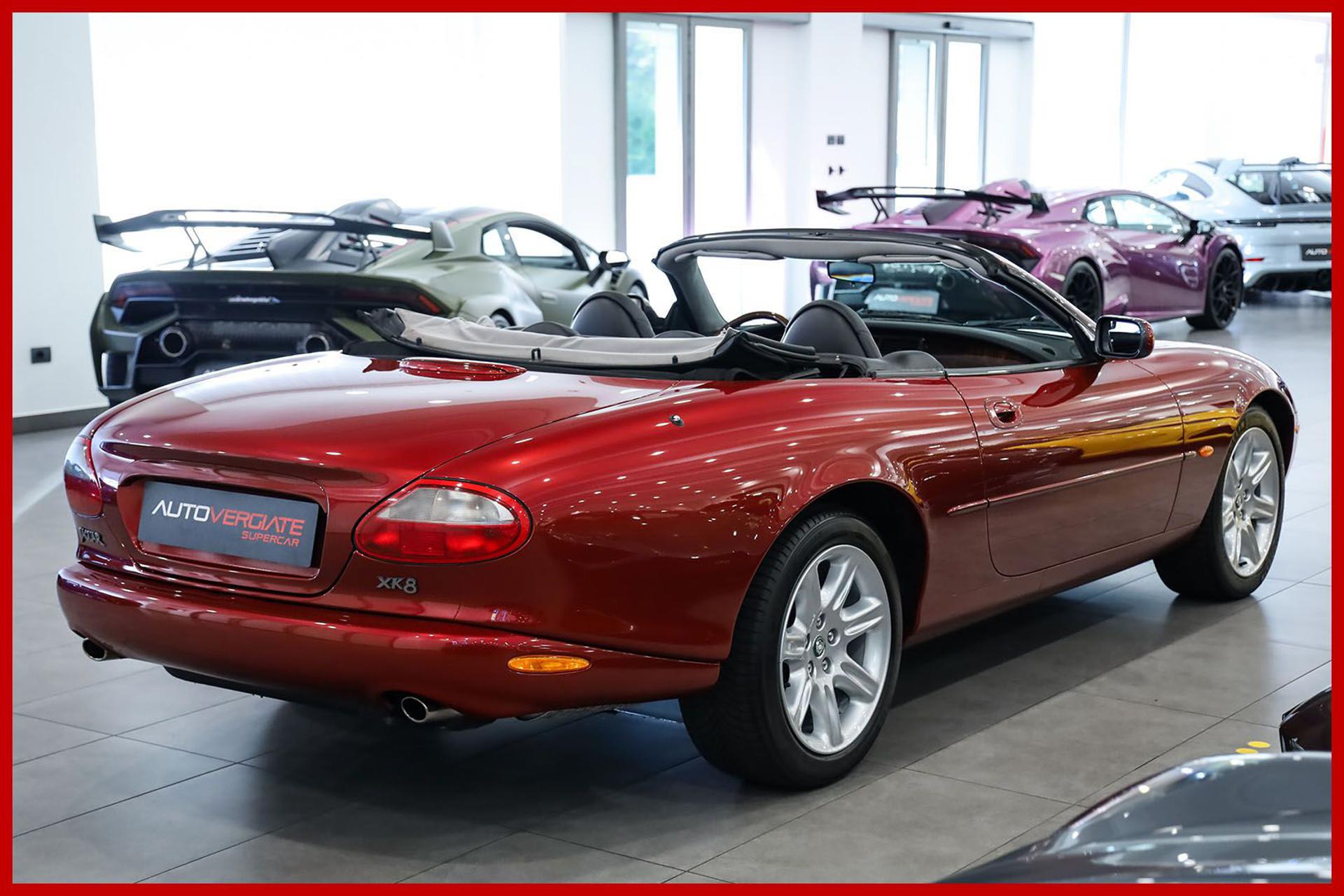 JAGUAR XK8