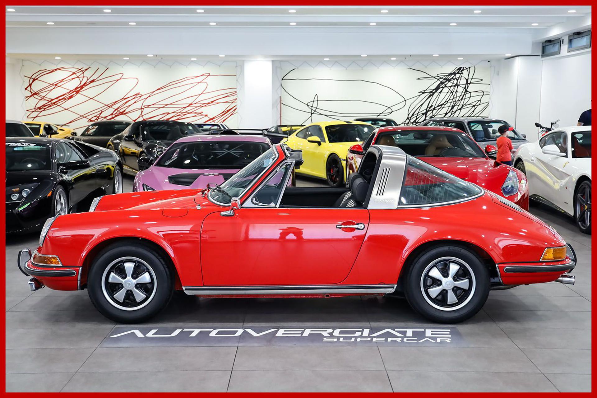 PORSCHE 911