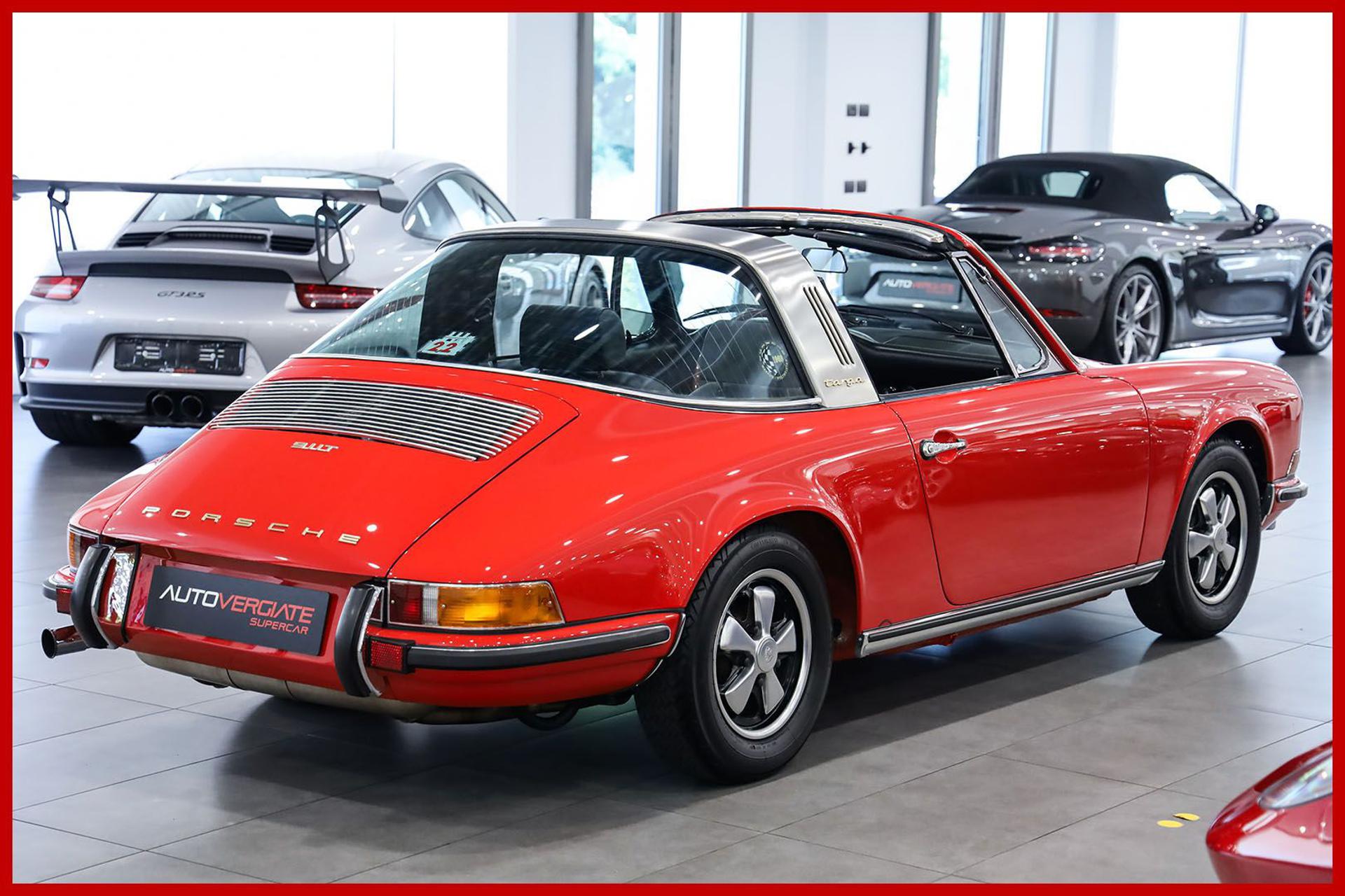 PORSCHE 911