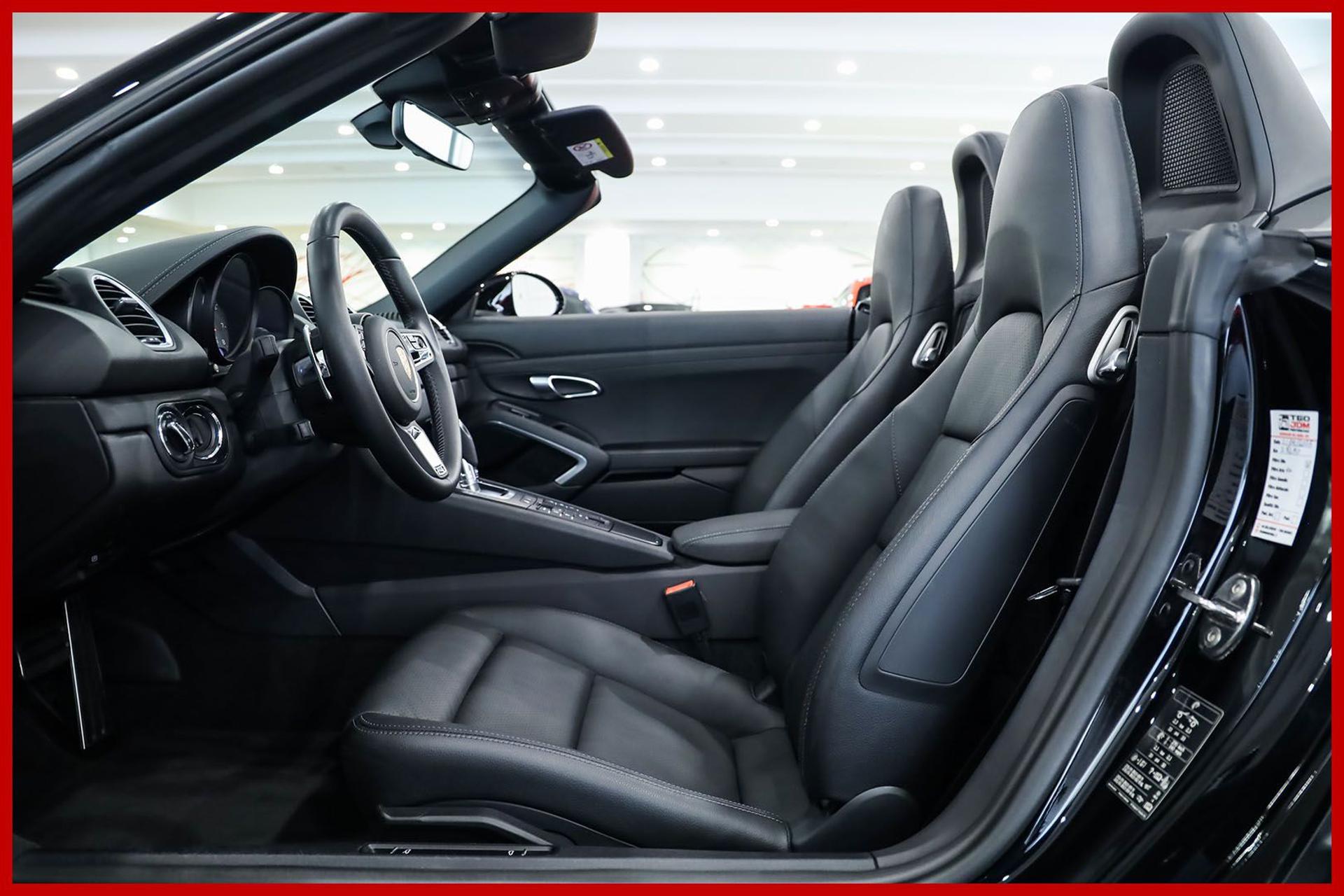PORSCHE Boxster