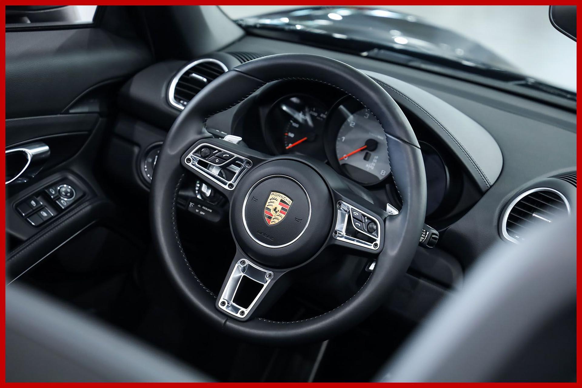 PORSCHE Boxster