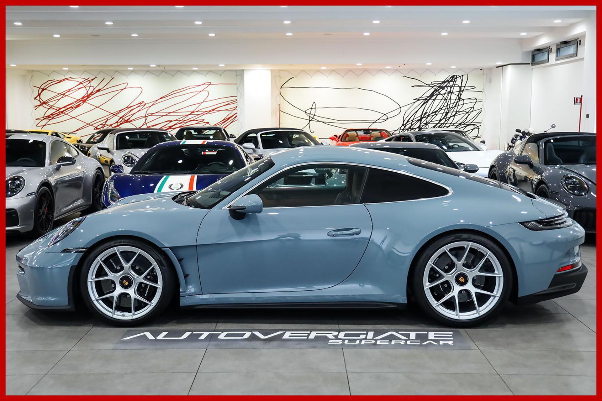 PORSCHE 992