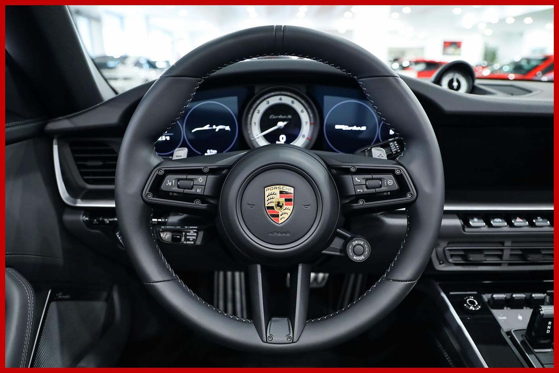 PORSCHE 992