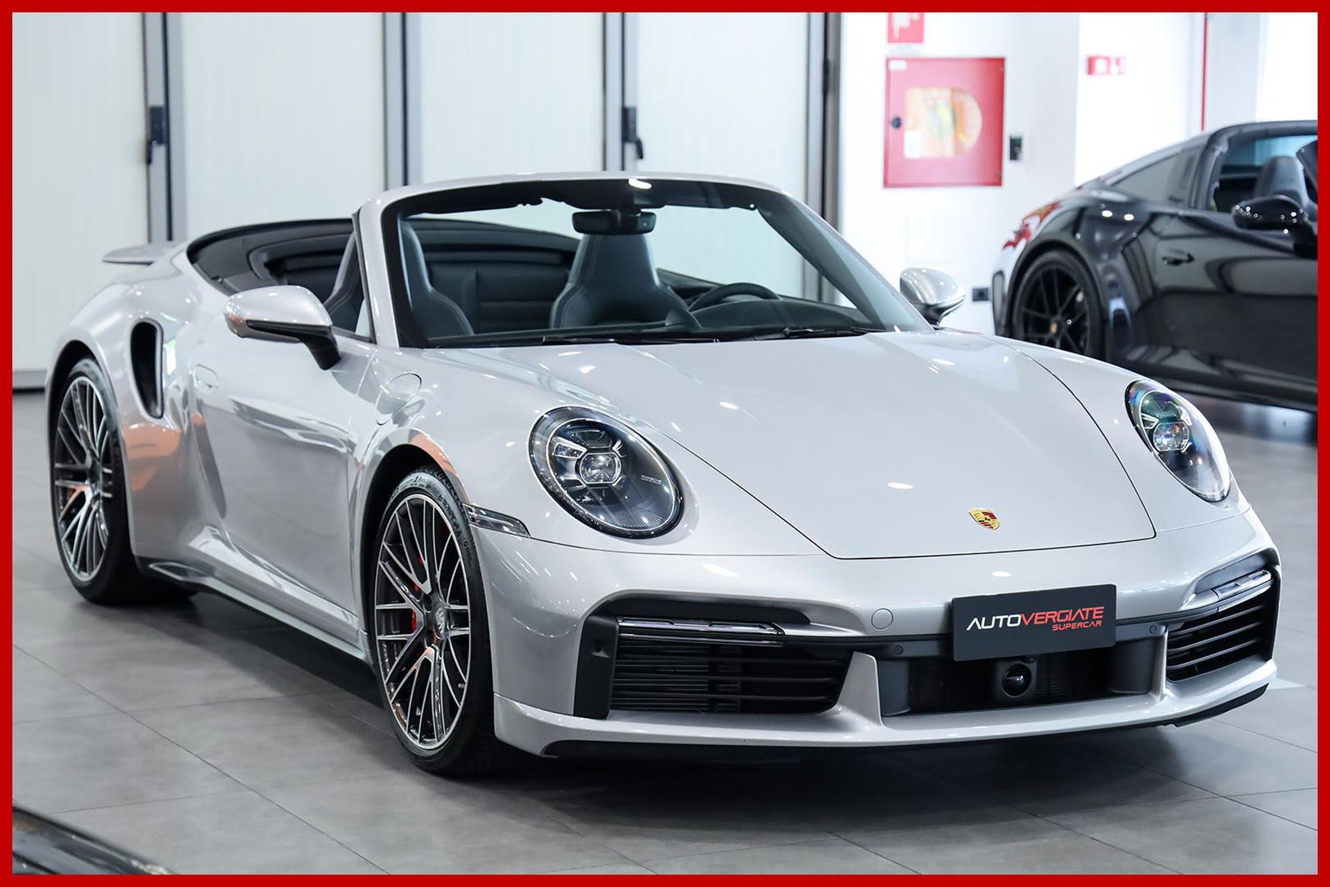 PORSCHE 992