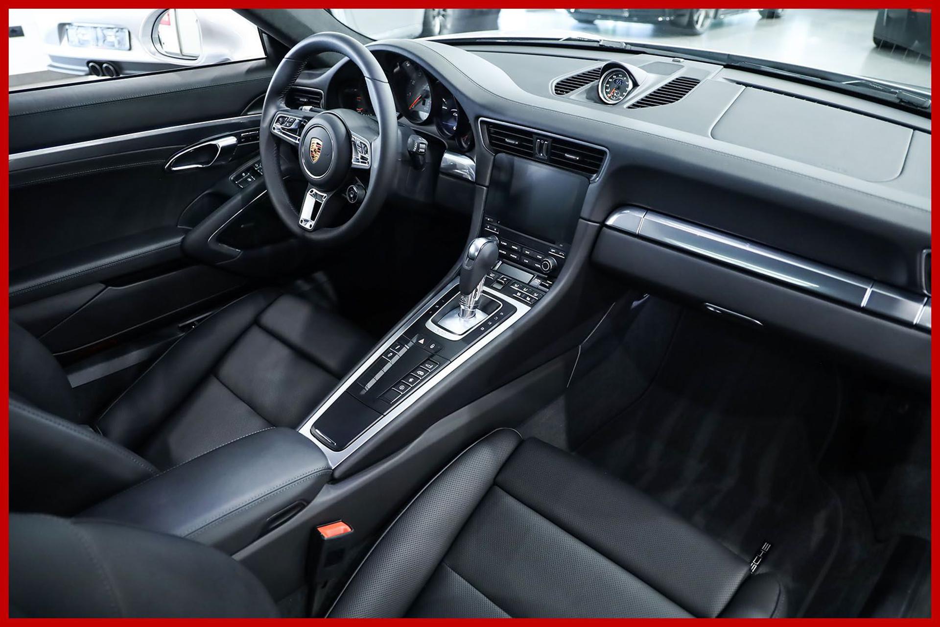 PORSCHE 991