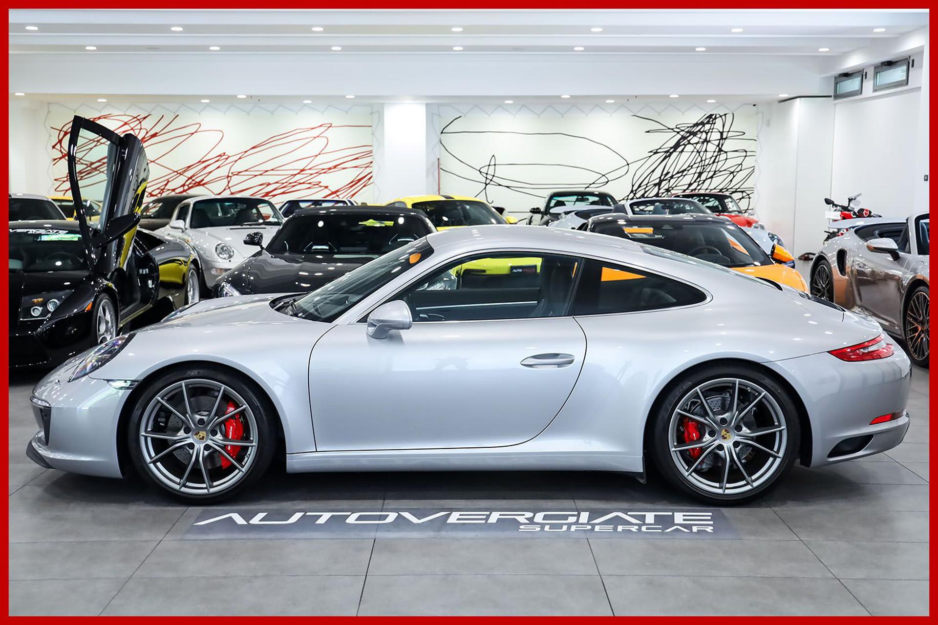 PORSCHE 991