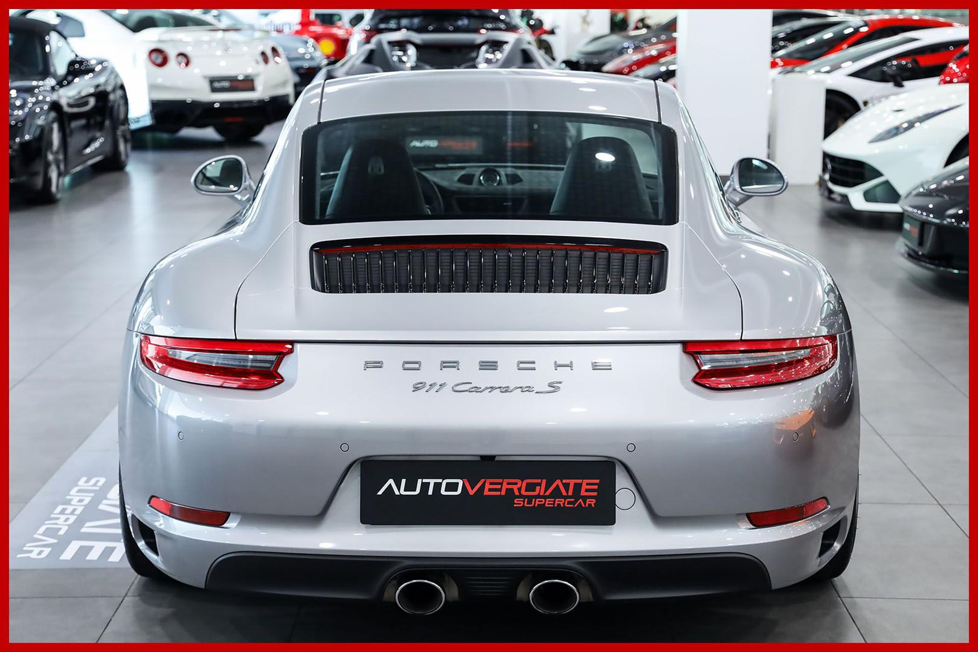 PORSCHE 991