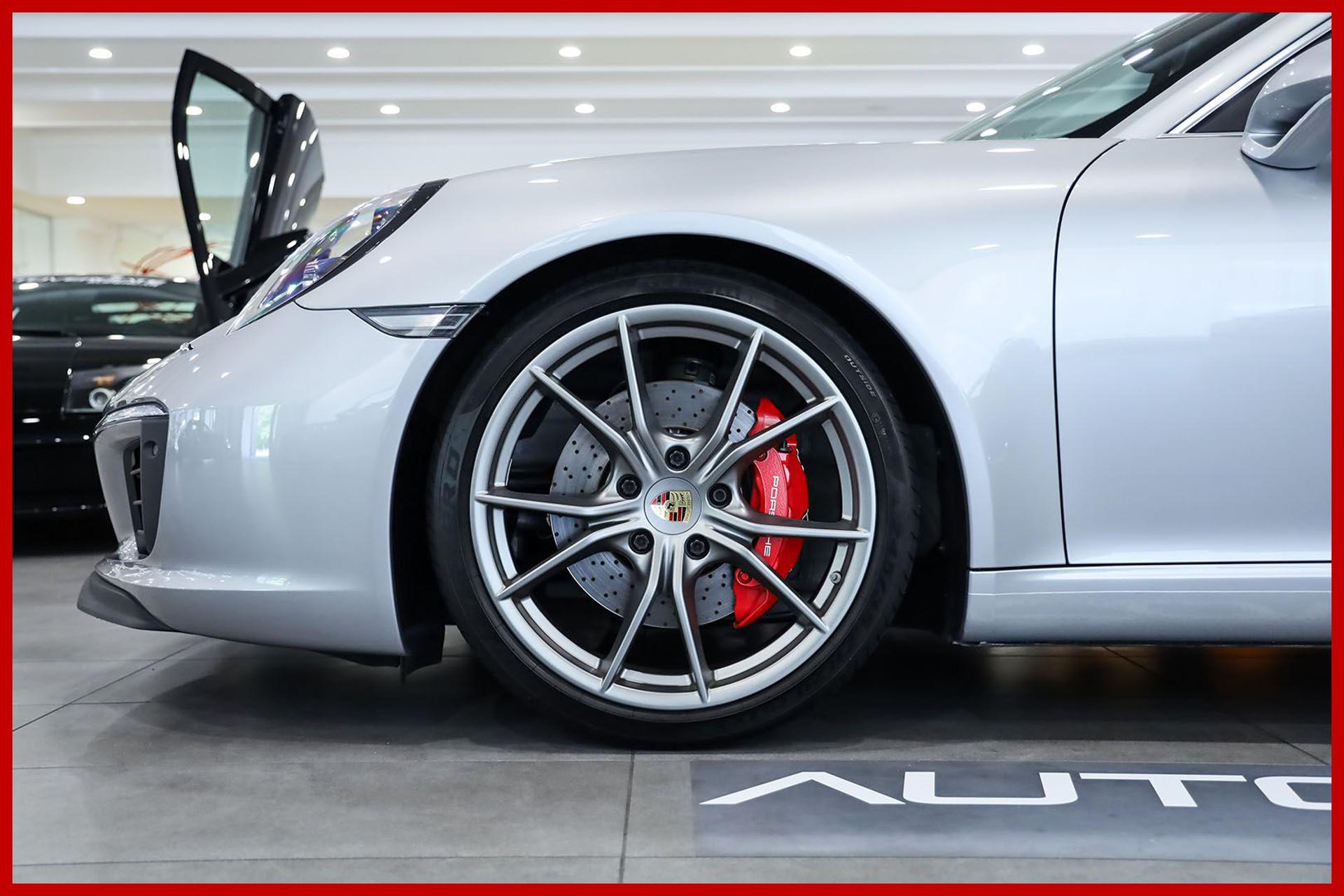 PORSCHE 991