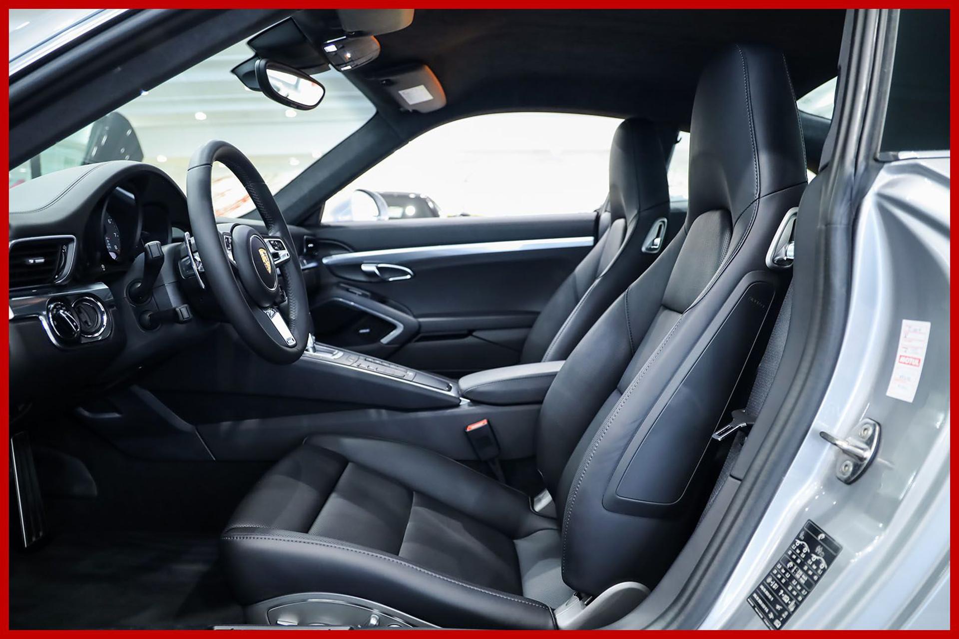 PORSCHE 991
