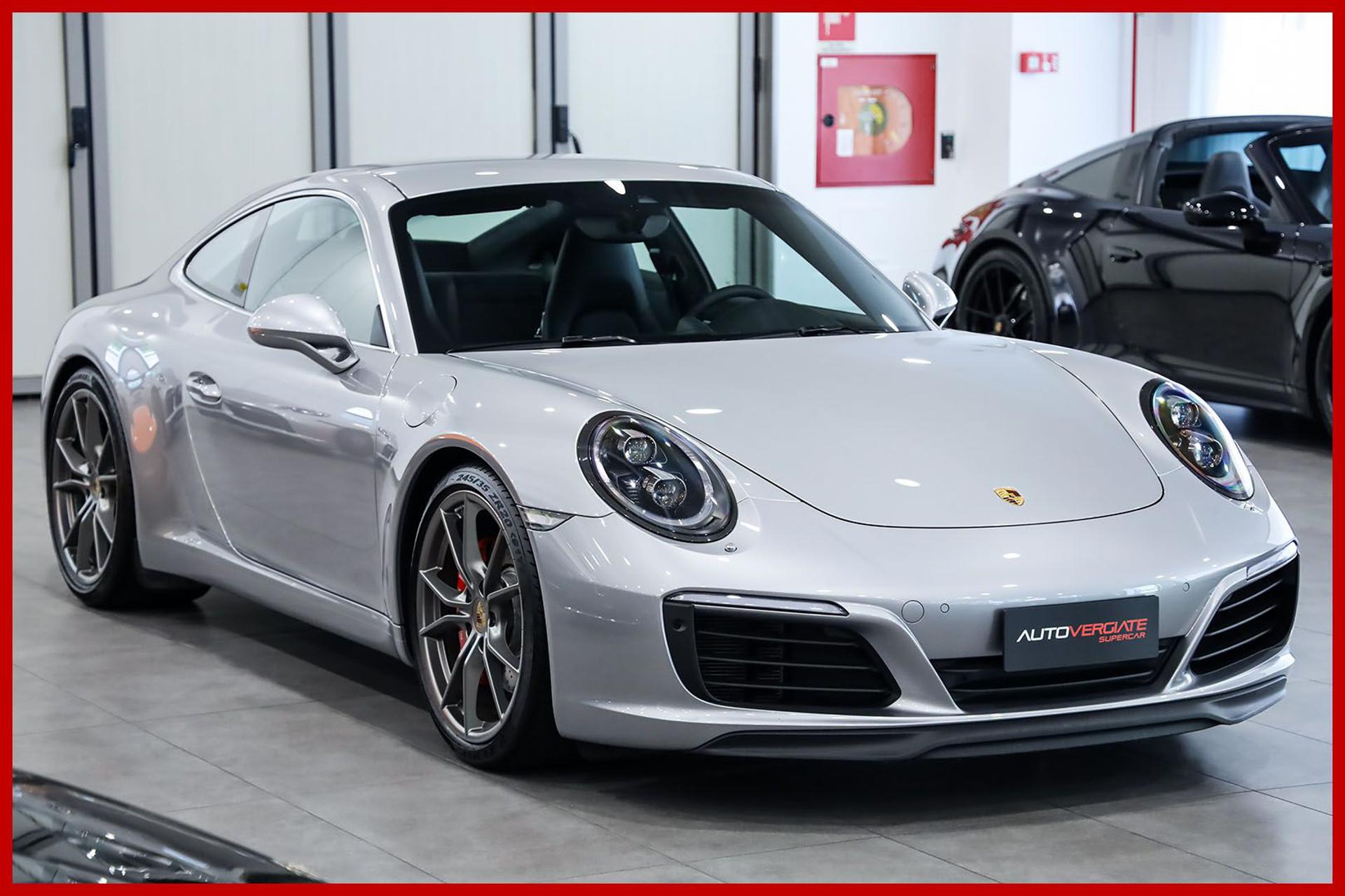 PORSCHE 991