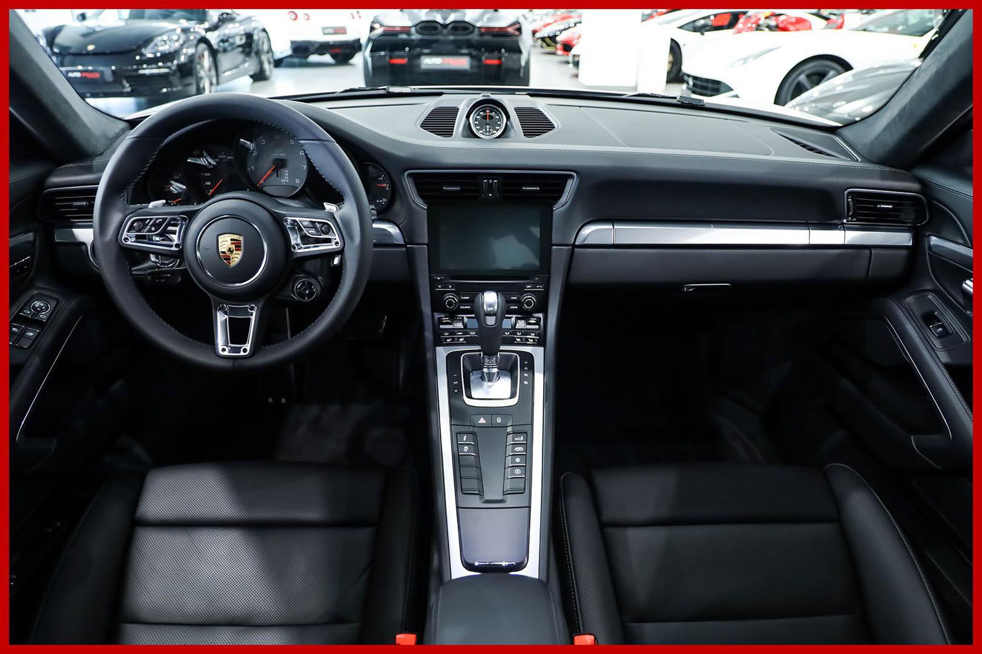 PORSCHE 991