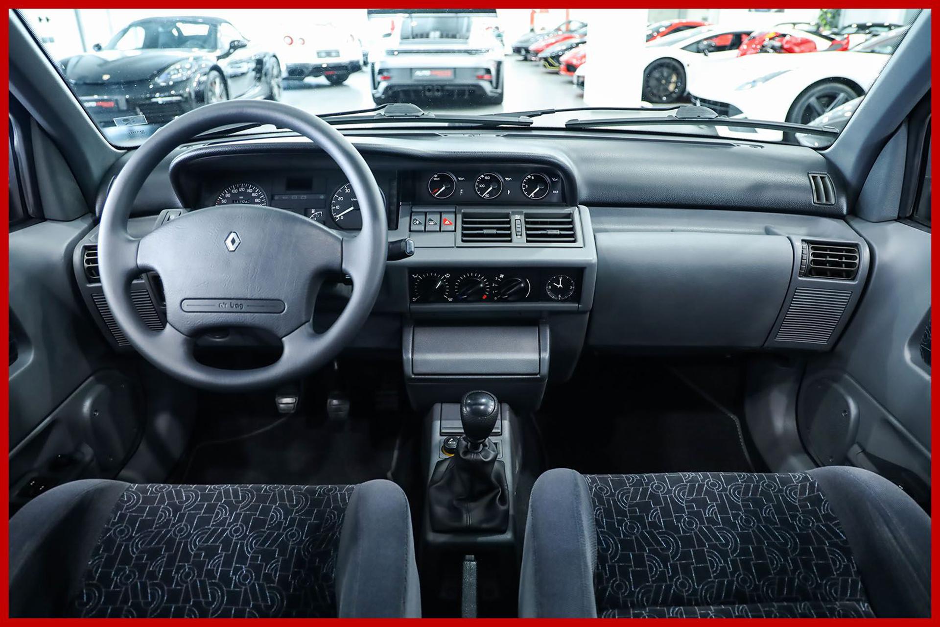 RENAULT Clio