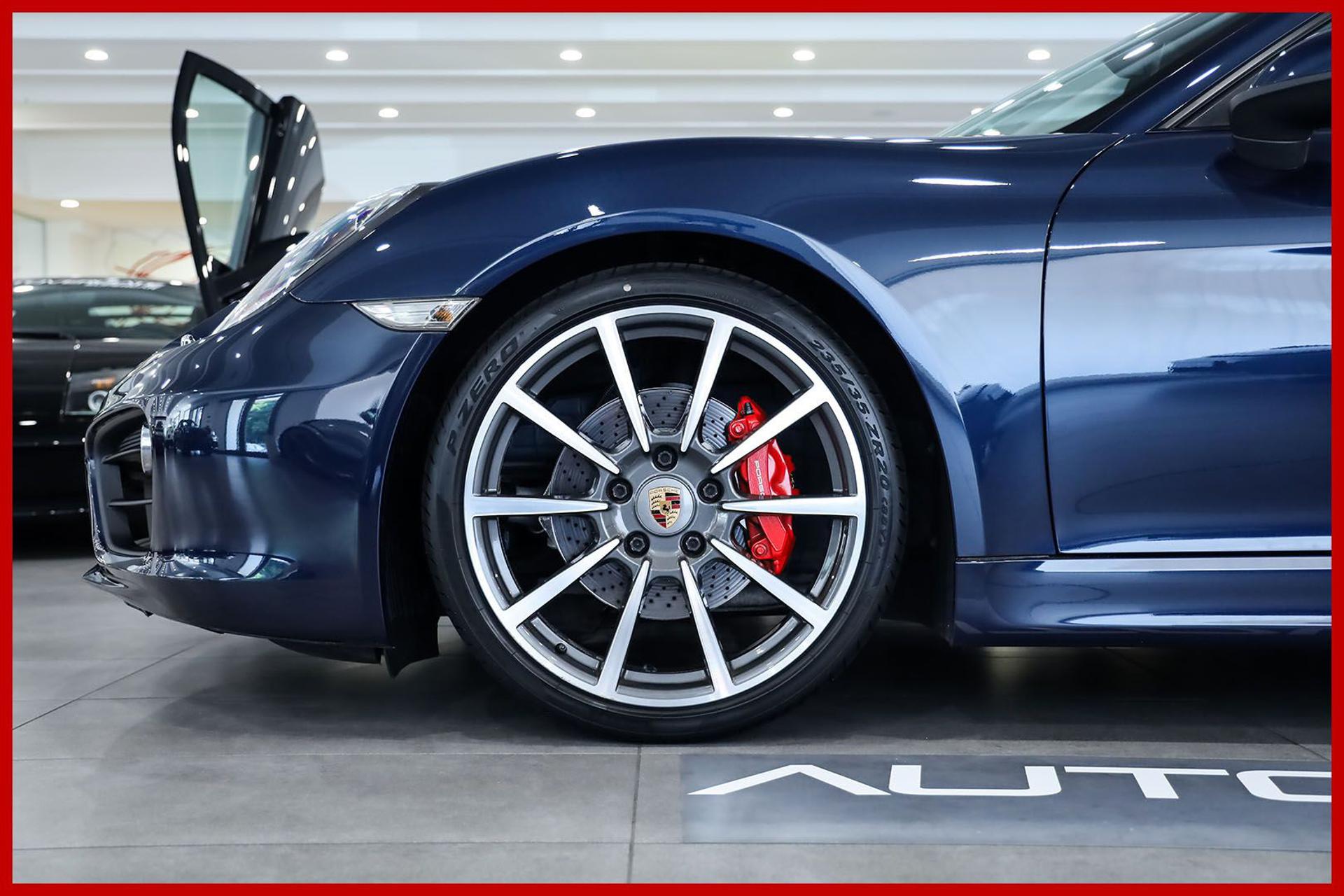 PORSCHE Cayman
