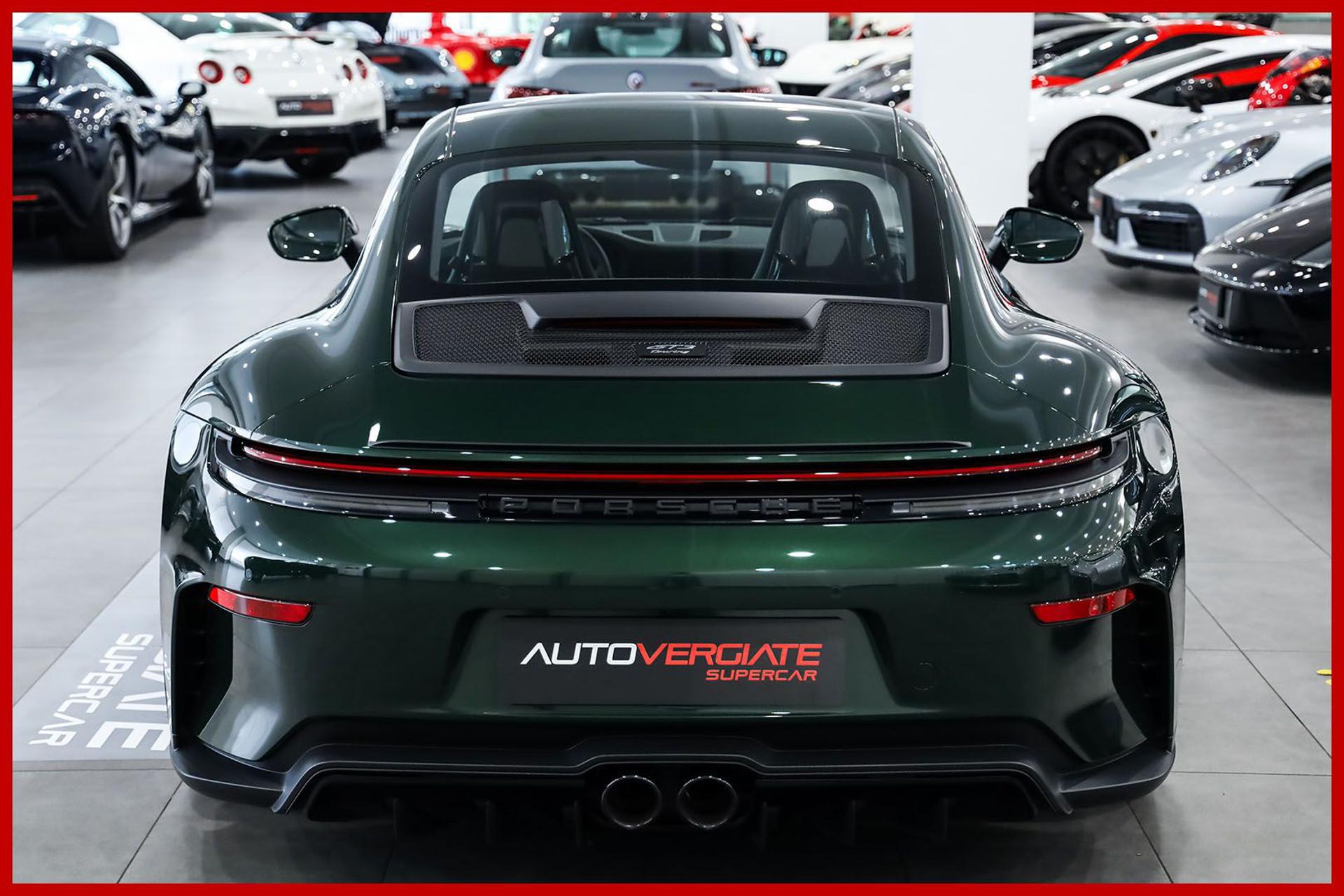 PORSCHE 992