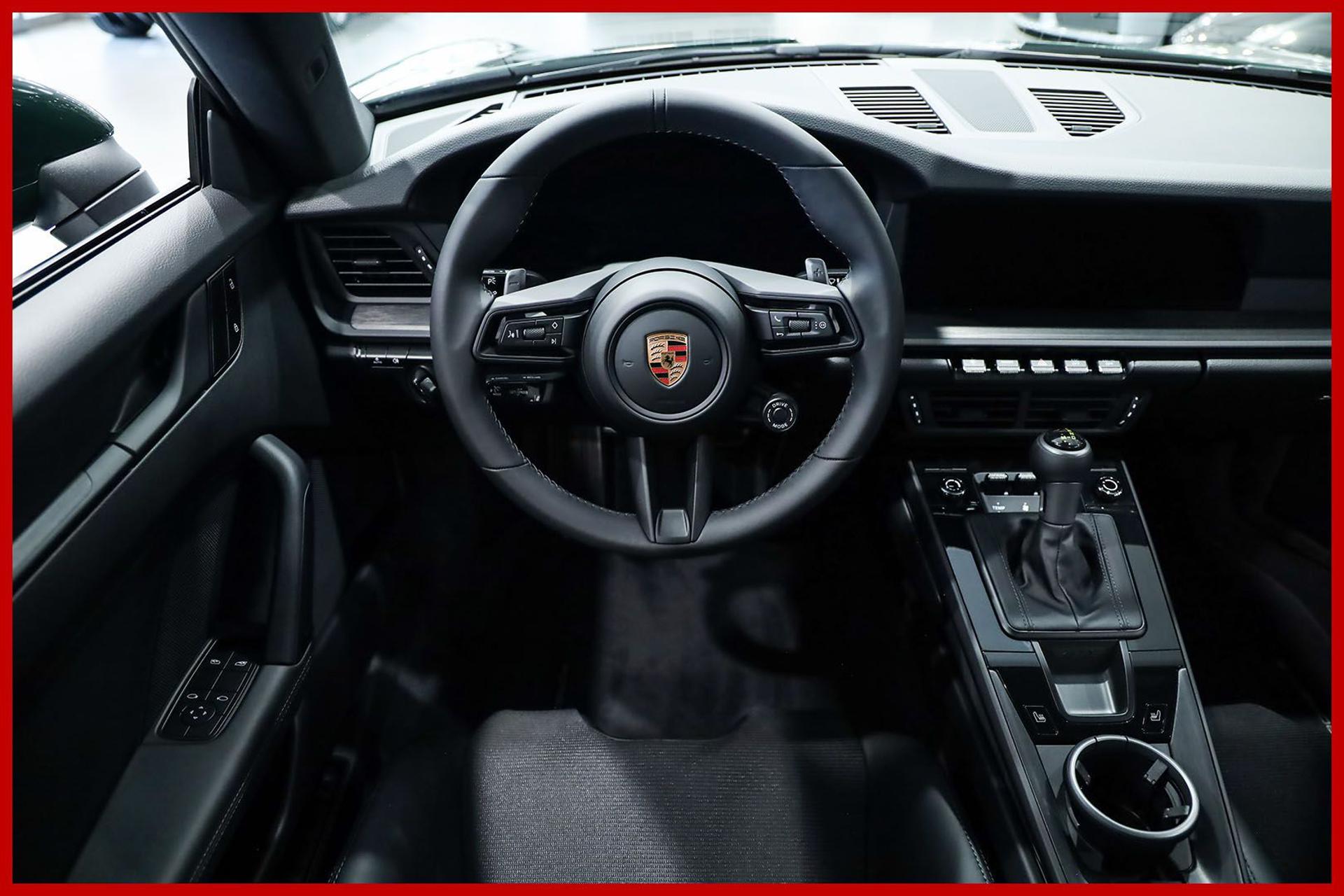 PORSCHE 992