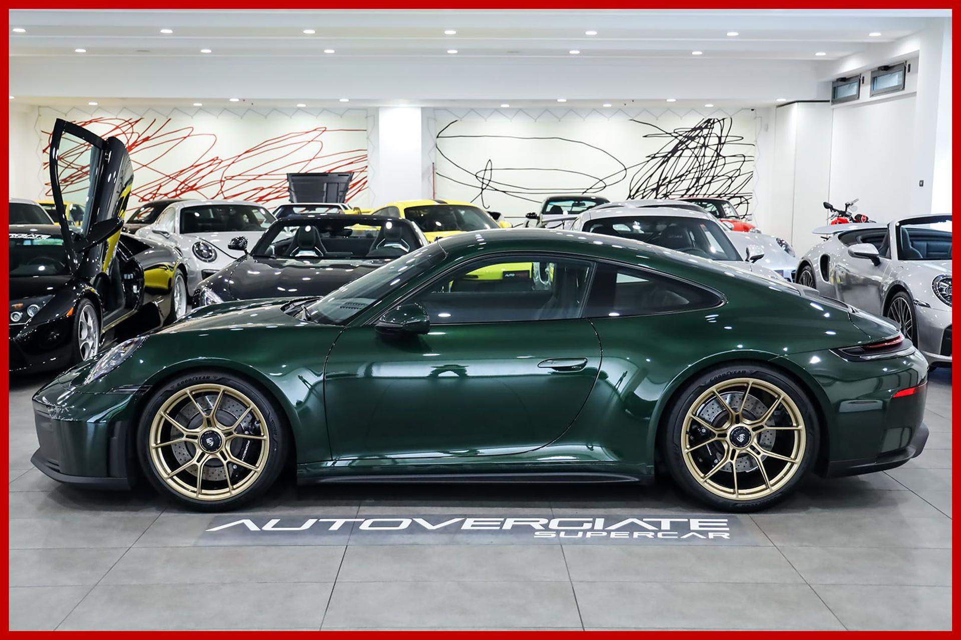 PORSCHE 992