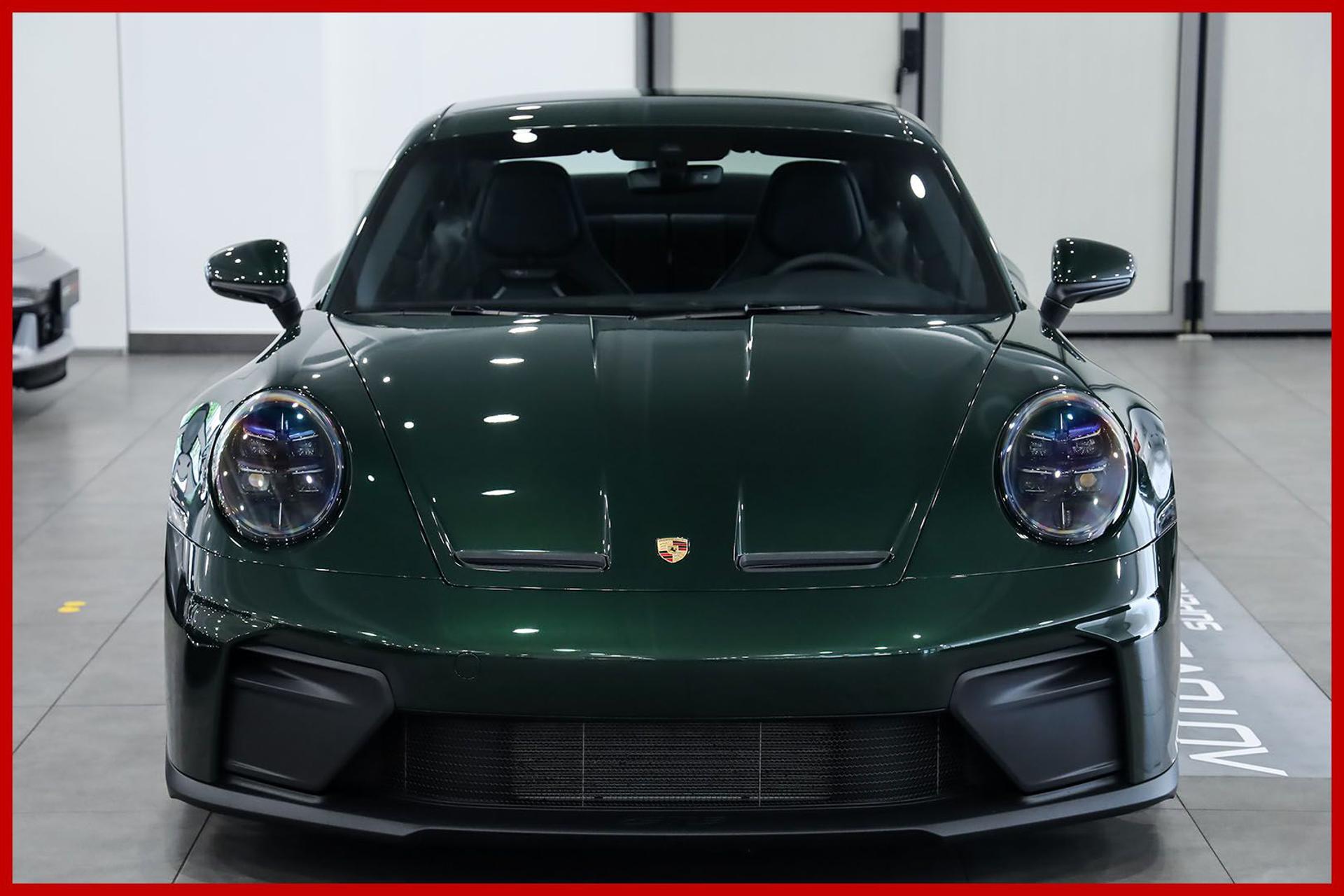 PORSCHE 992