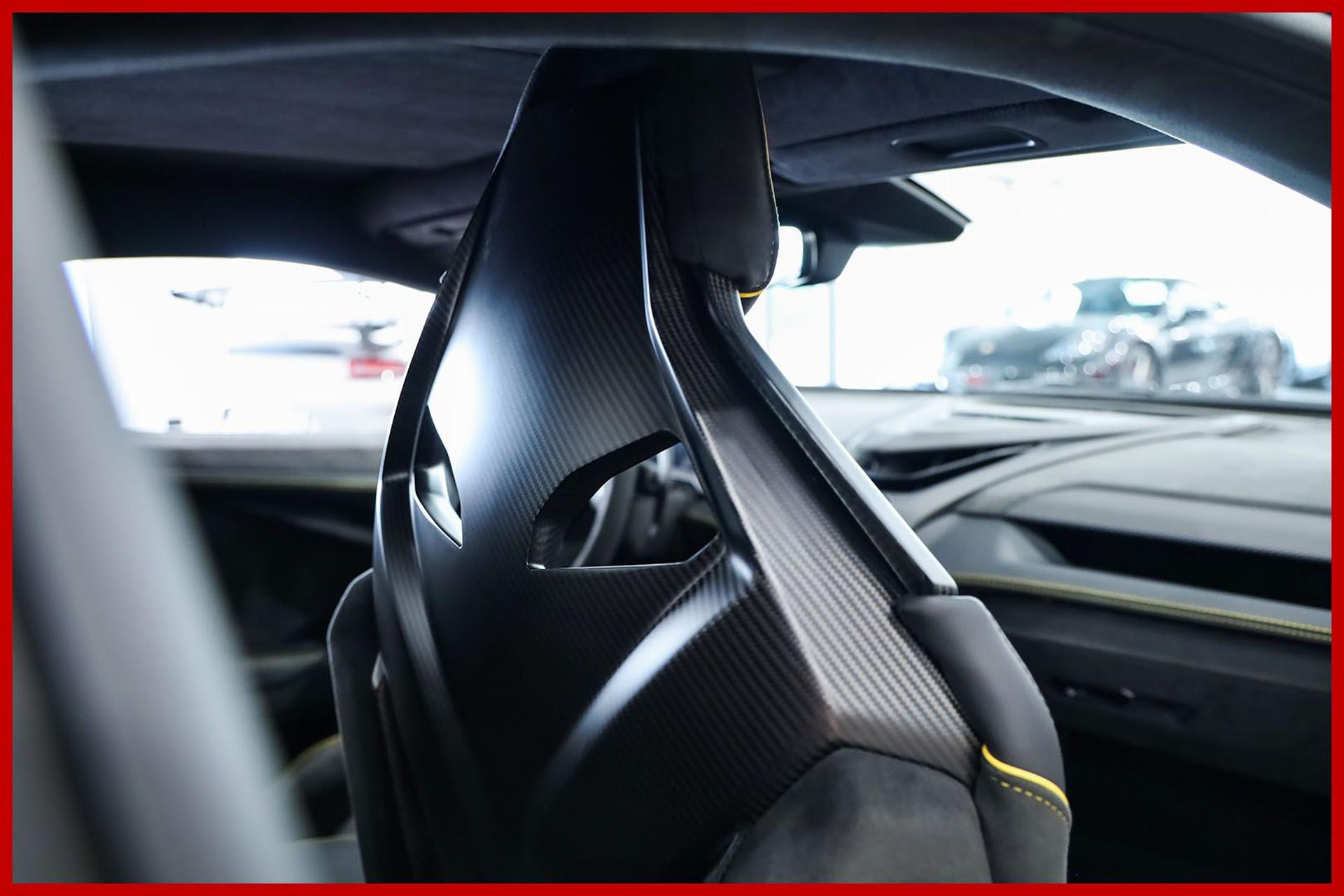 LAMBORGHINI Revuelto