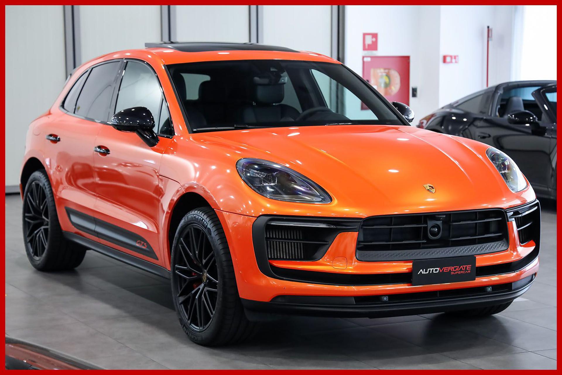 PORSCHE Macan