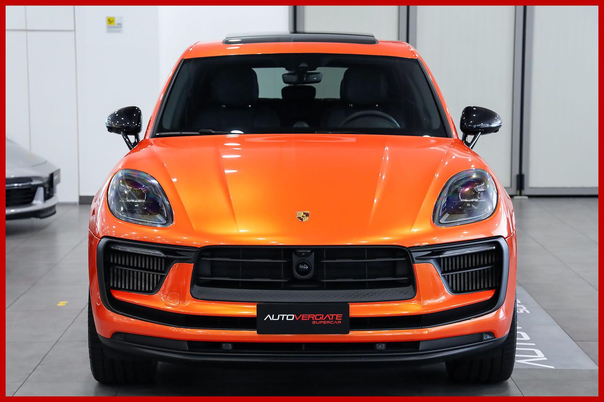 PORSCHE Macan
