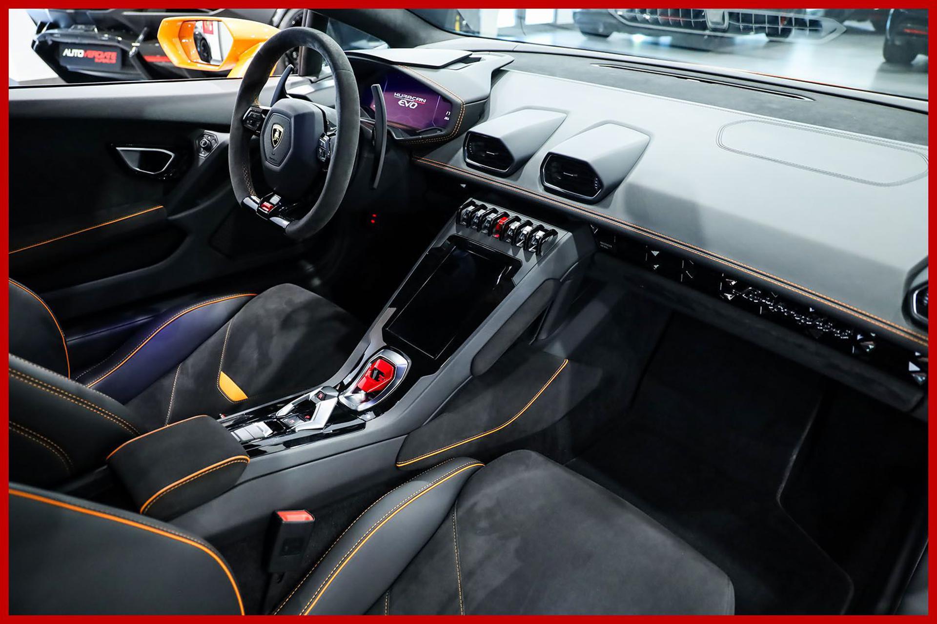 LAMBORGHINI Huracan
