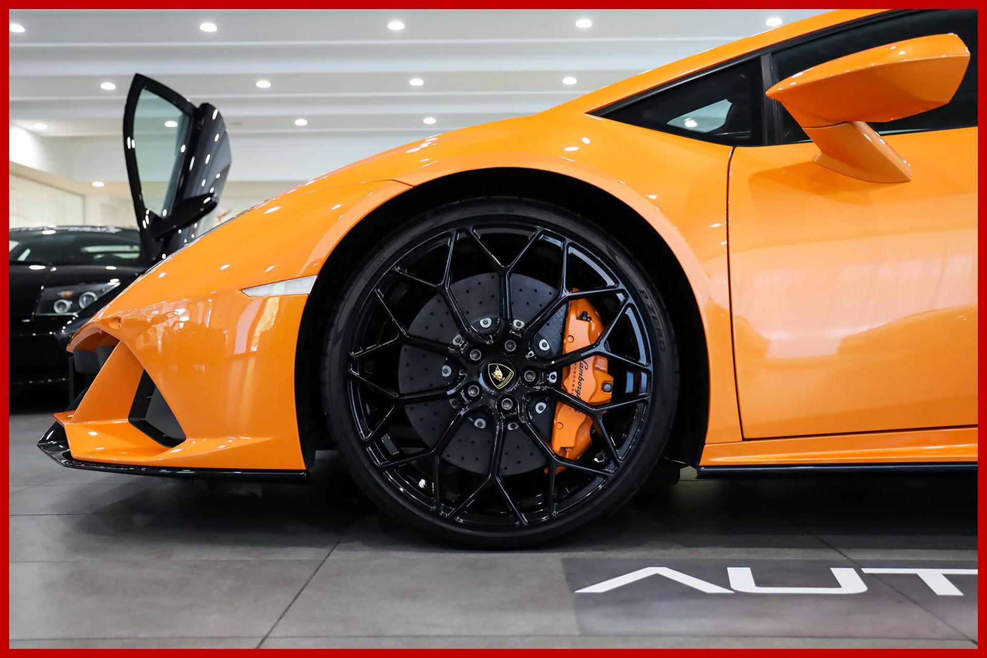 LAMBORGHINI Huracan