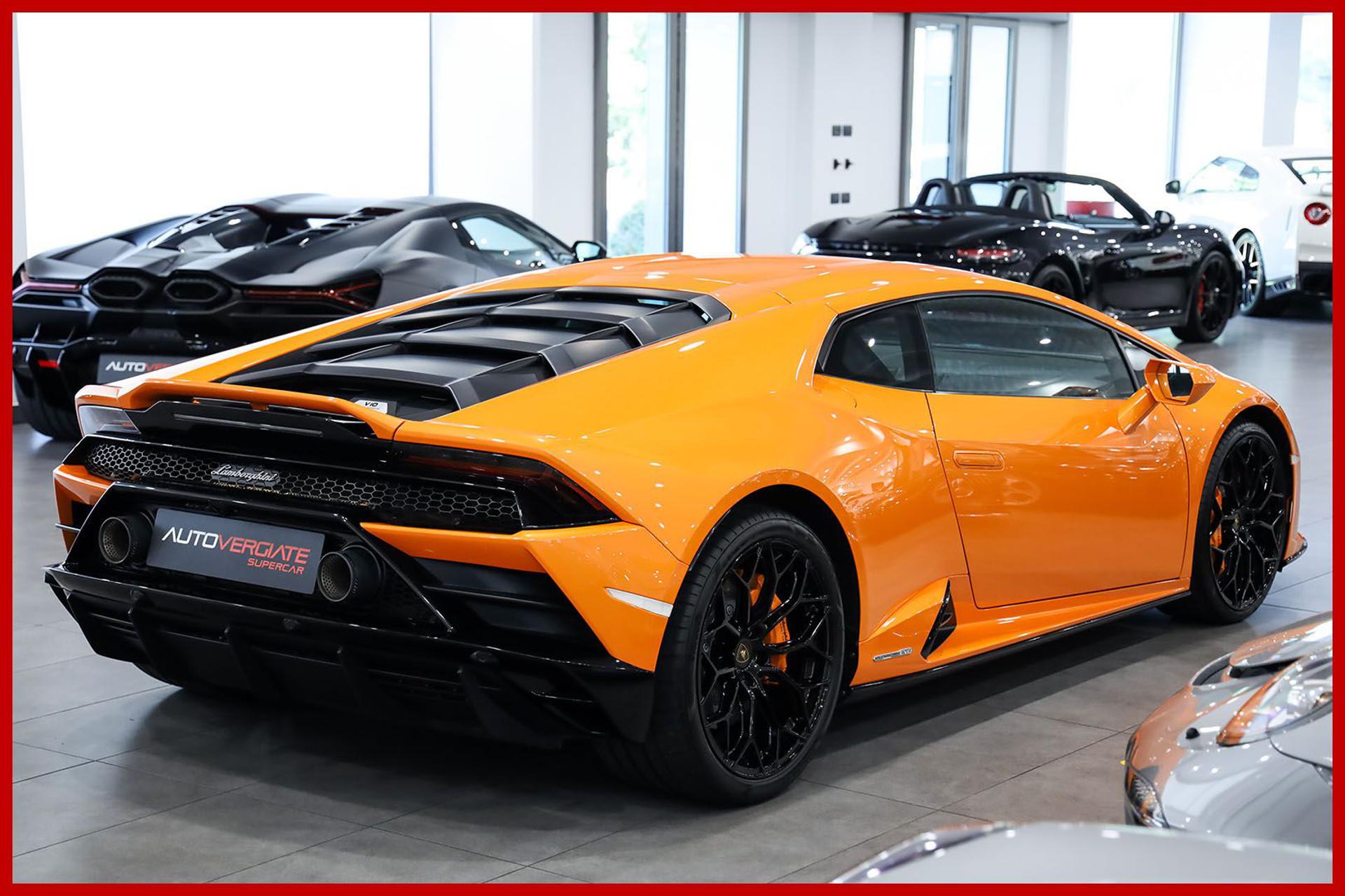 LAMBORGHINI Huracan