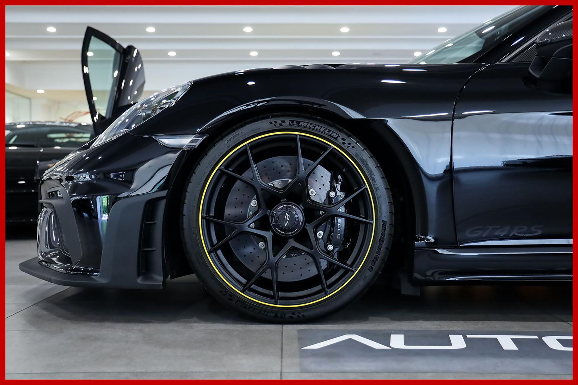 PORSCHE 718