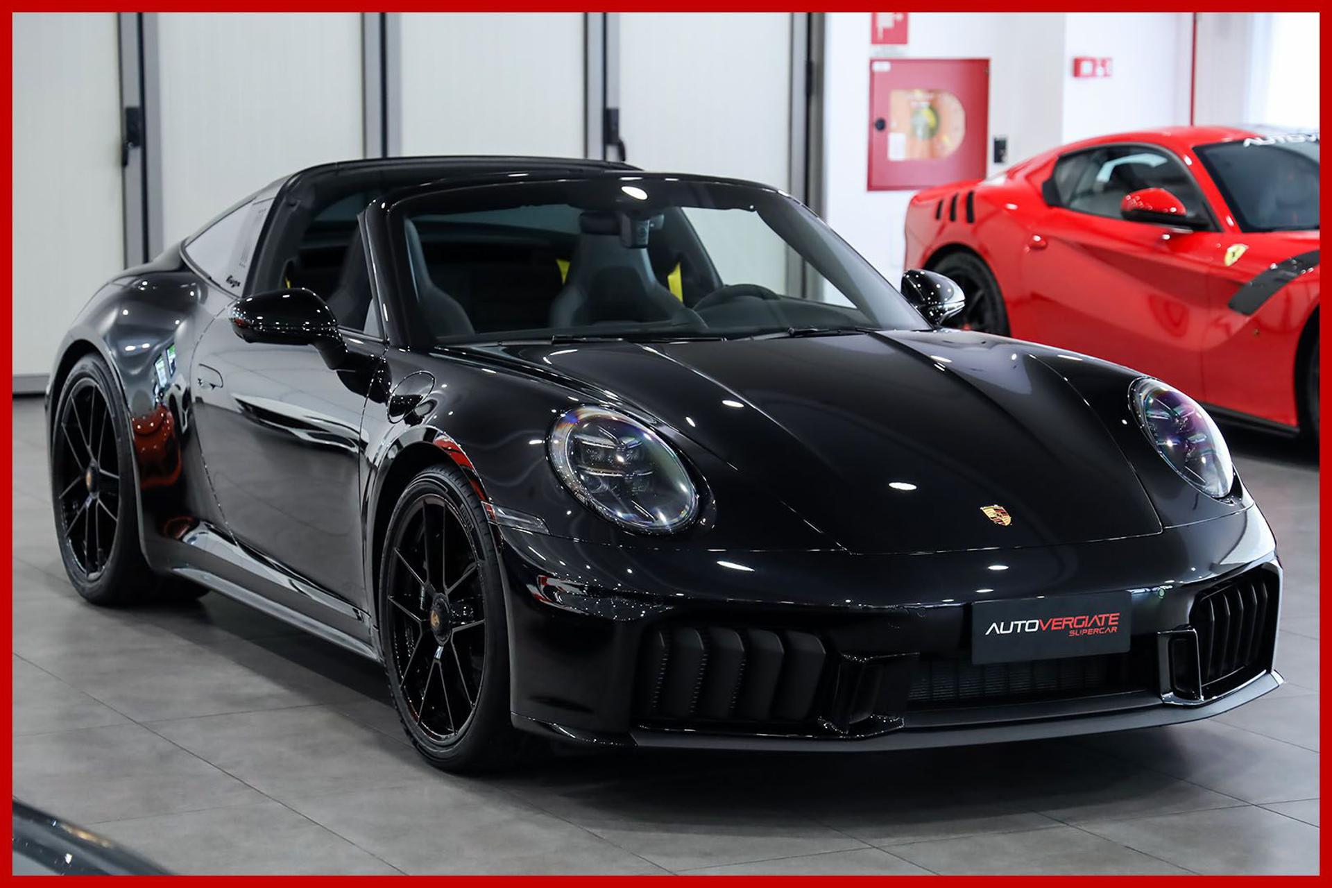 PORSCHE 992