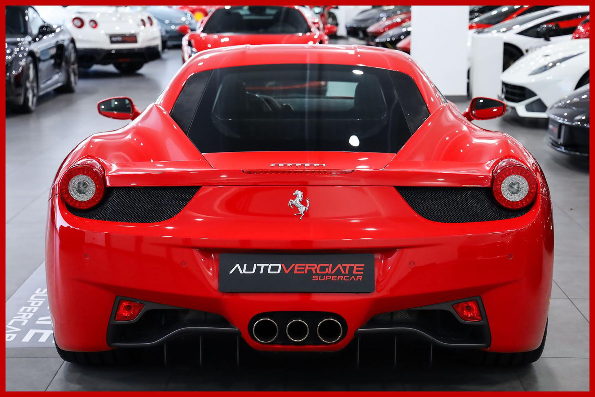 FERRARI 458