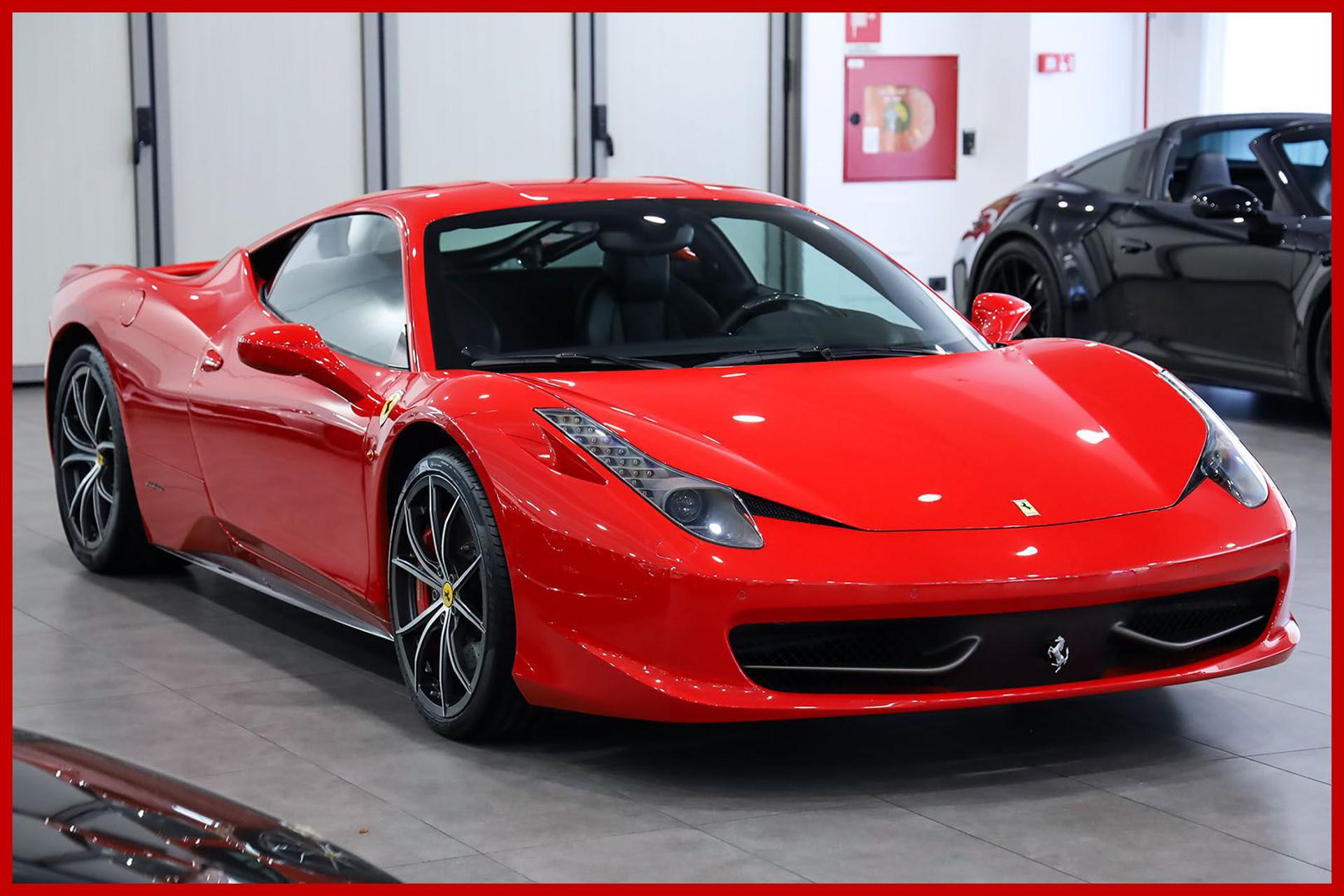 FERRARI 458