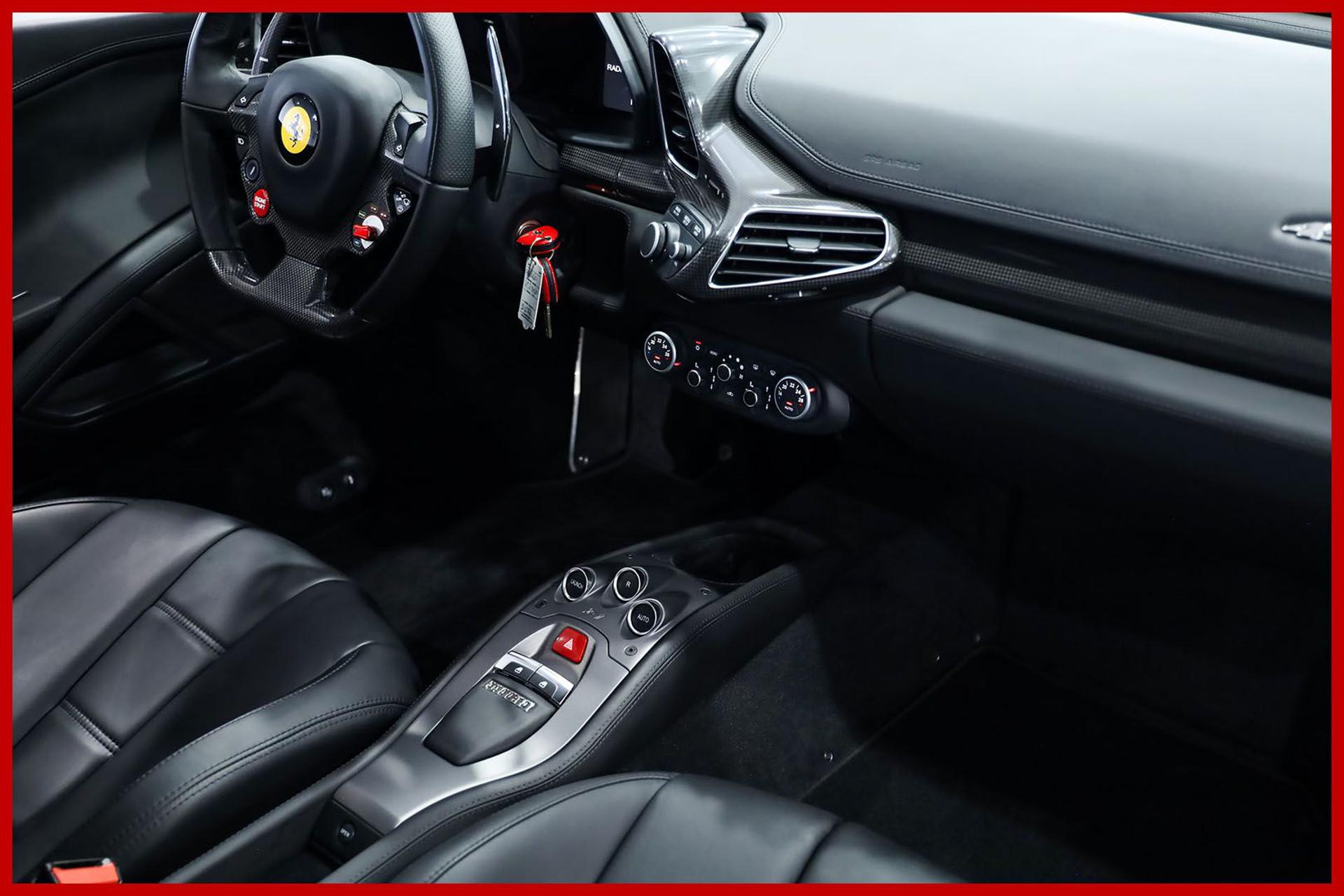 FERRARI 458