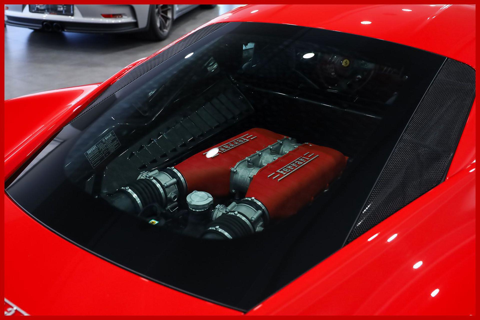 FERRARI 458