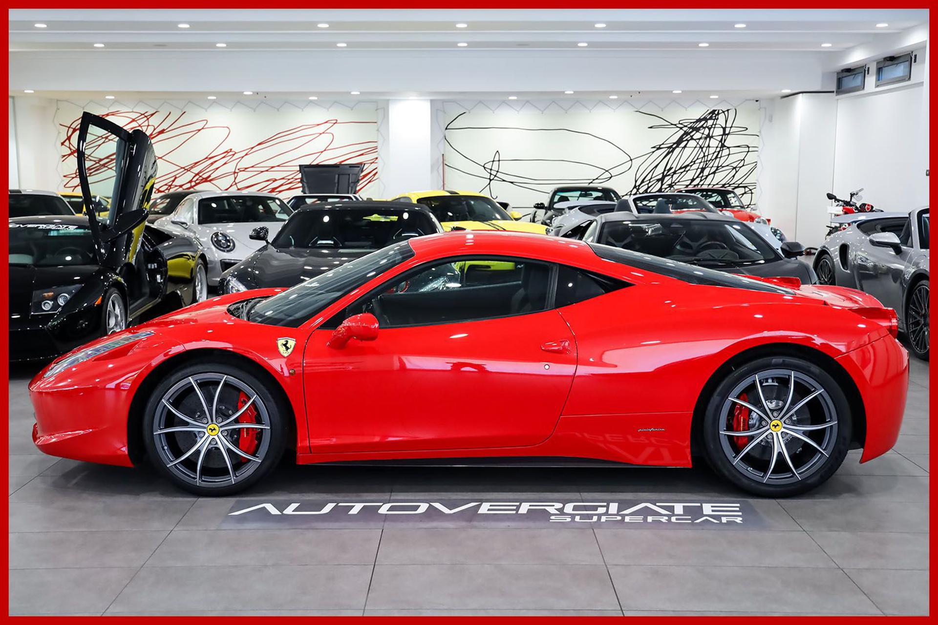 FERRARI 458