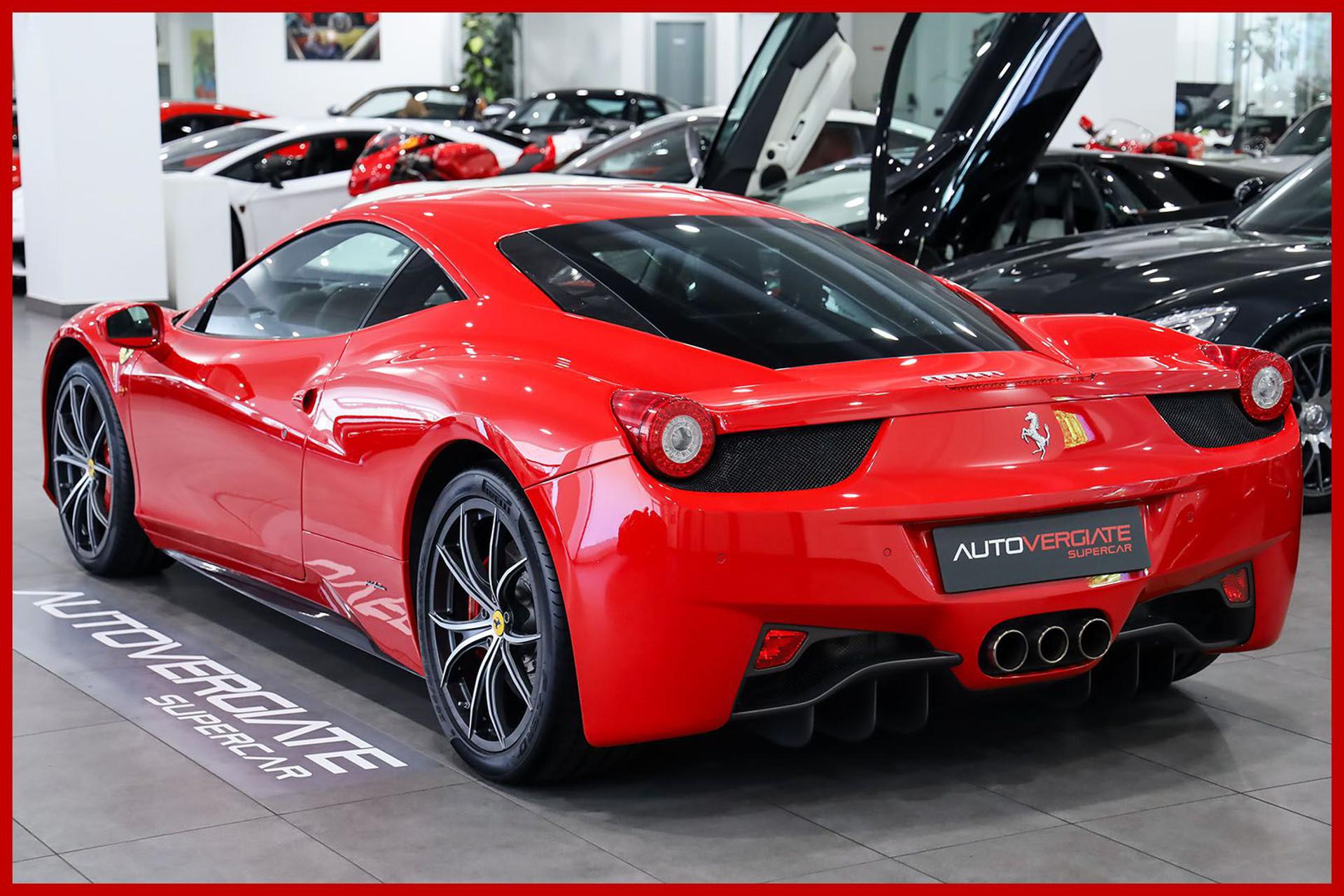 FERRARI 458