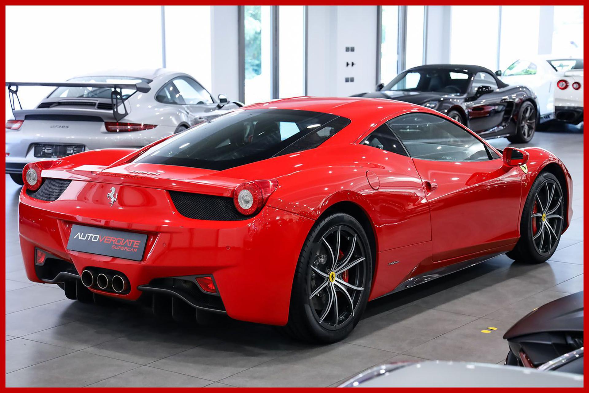 FERRARI 458
