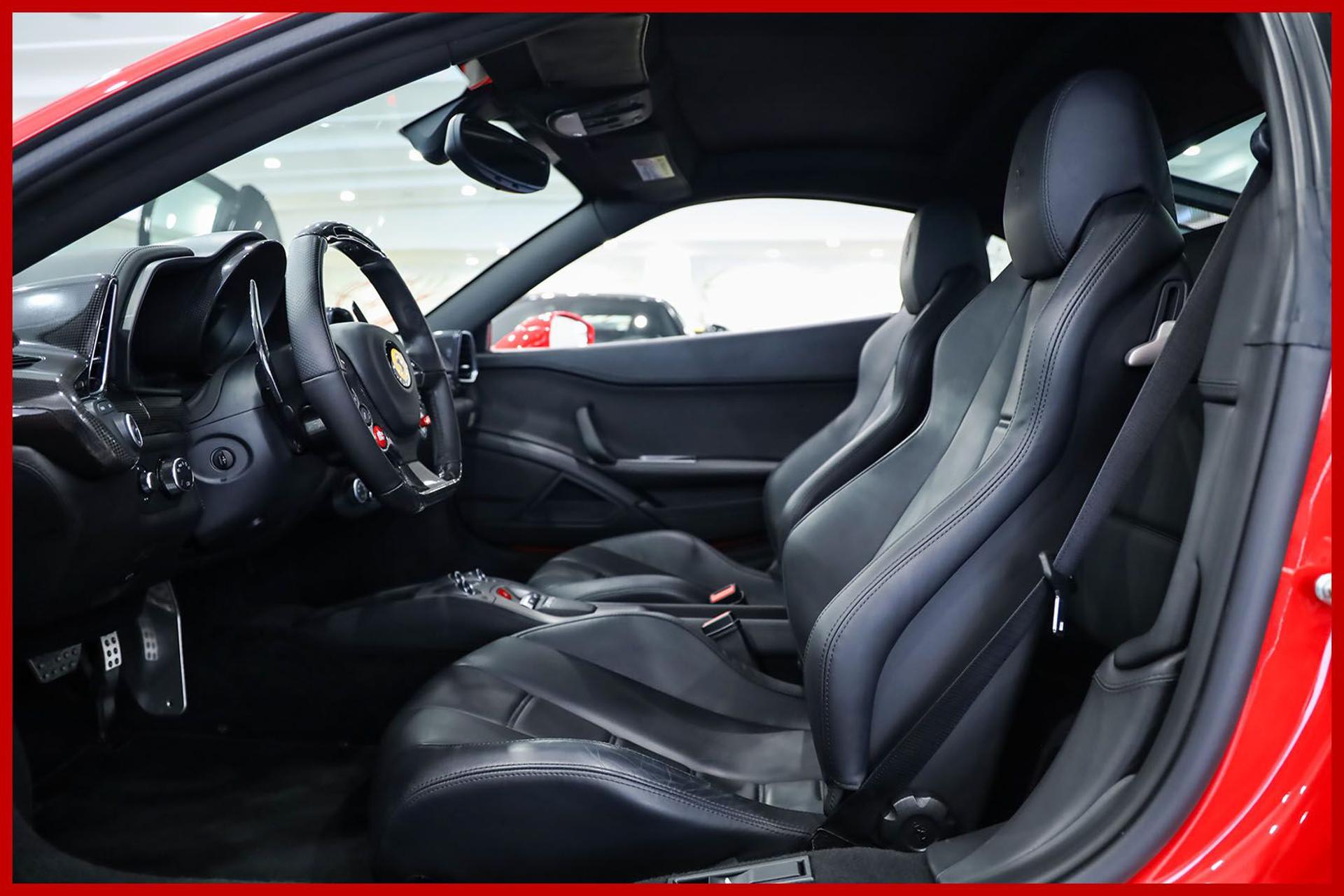FERRARI 458