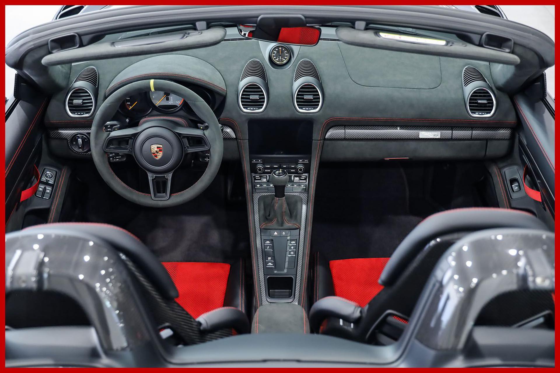 PORSCHE 718 Spyder