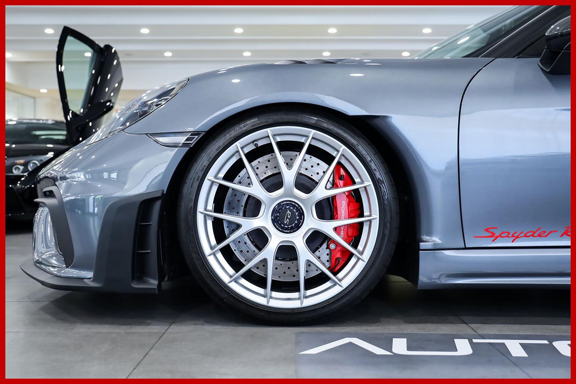 PORSCHE 718 Spyder